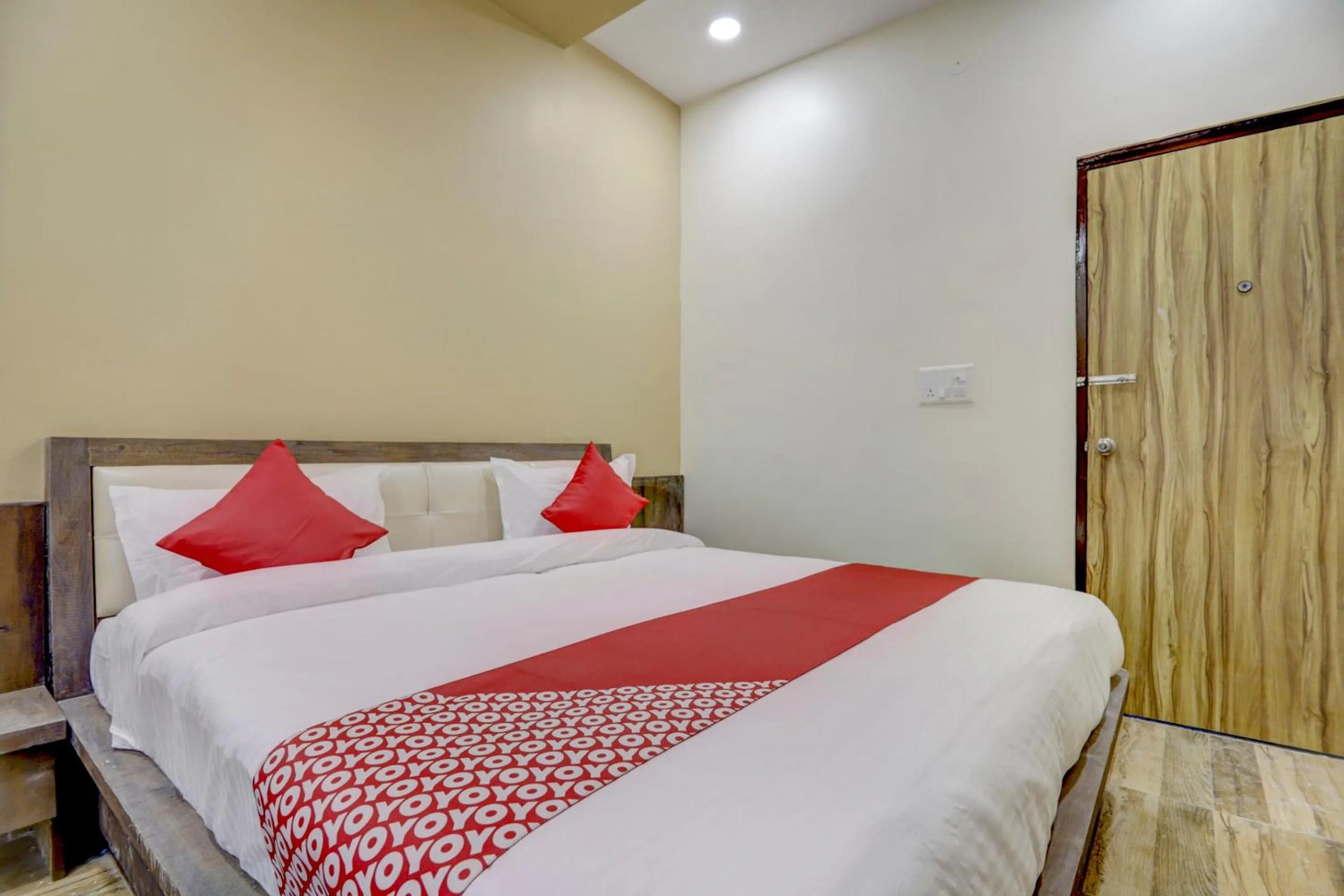 Bedroom, Bed in Hotel O Gd Palace