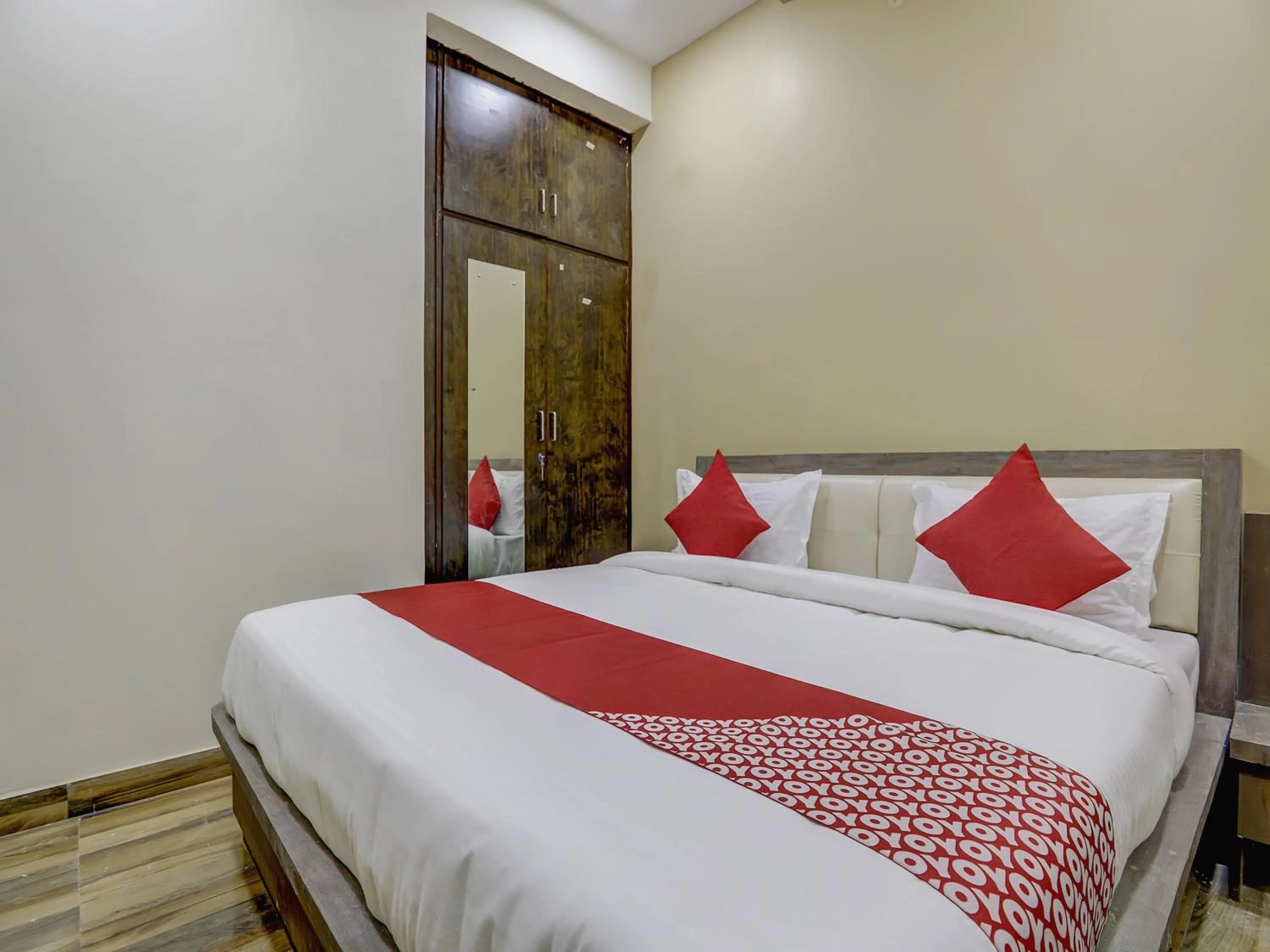 Bedroom, Bed in Hotel O Gd Palace