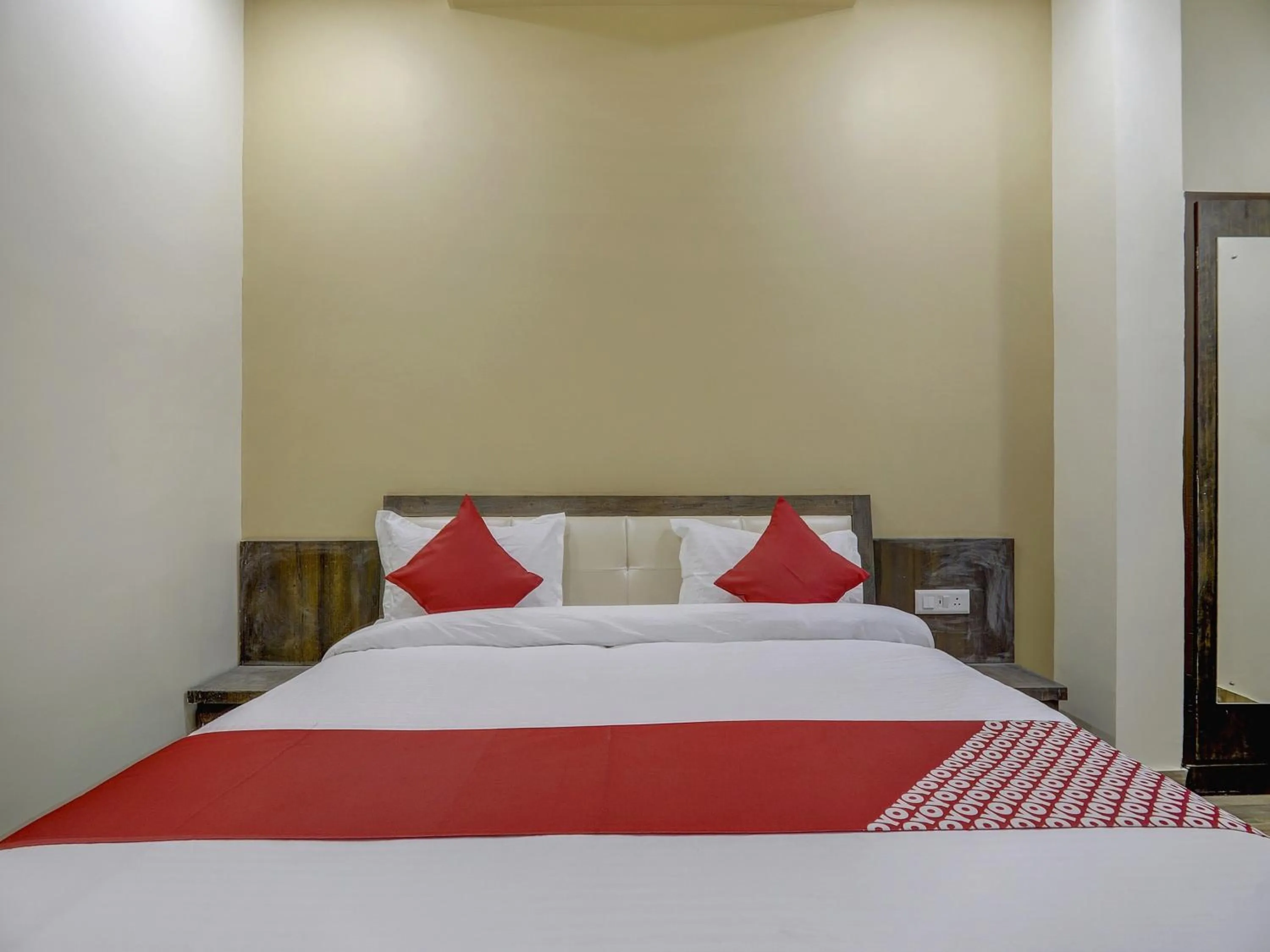 Bedroom, Bed in Hotel O Gd Palace