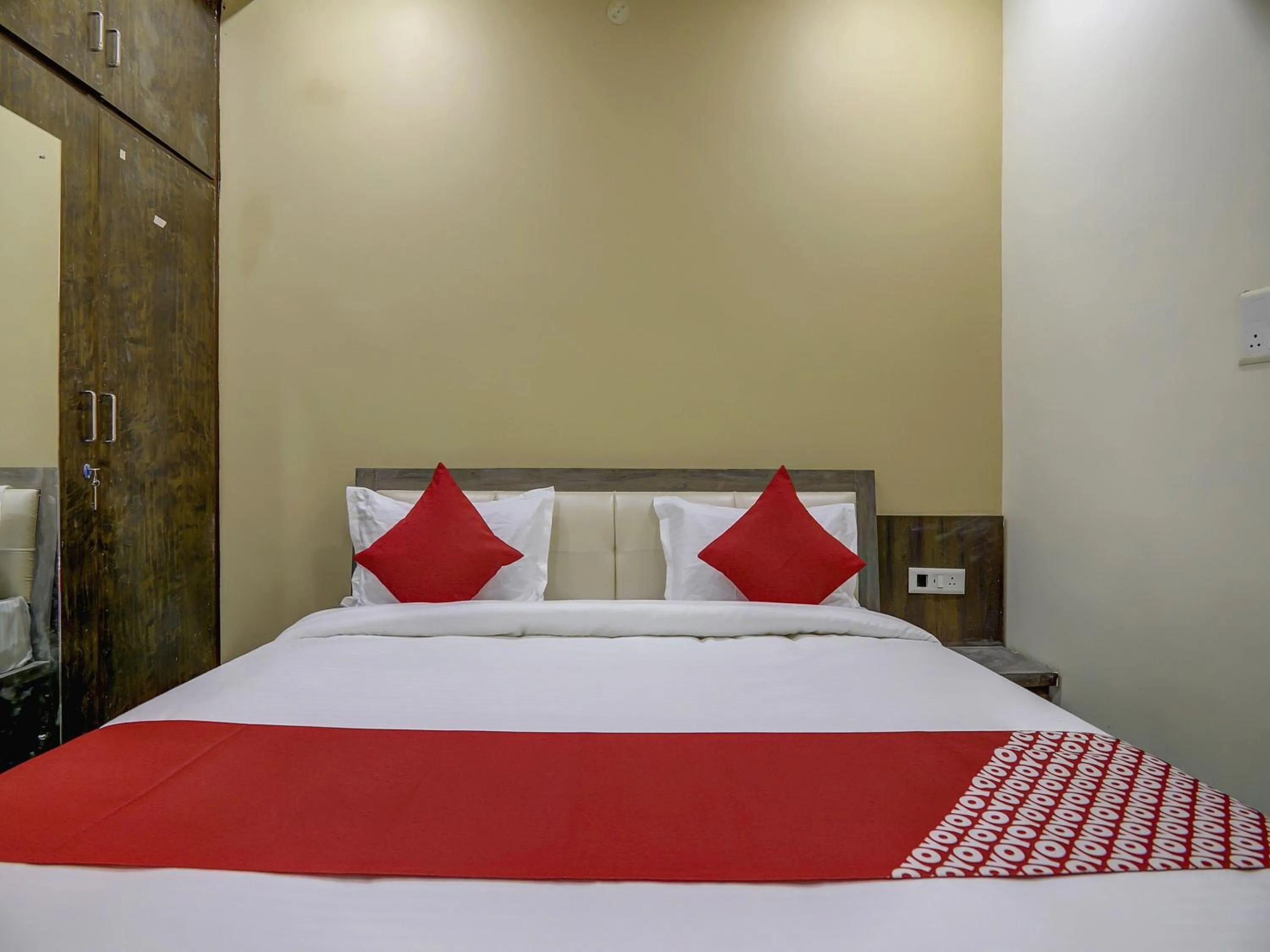 Bedroom, Bed in Hotel O Gd Palace