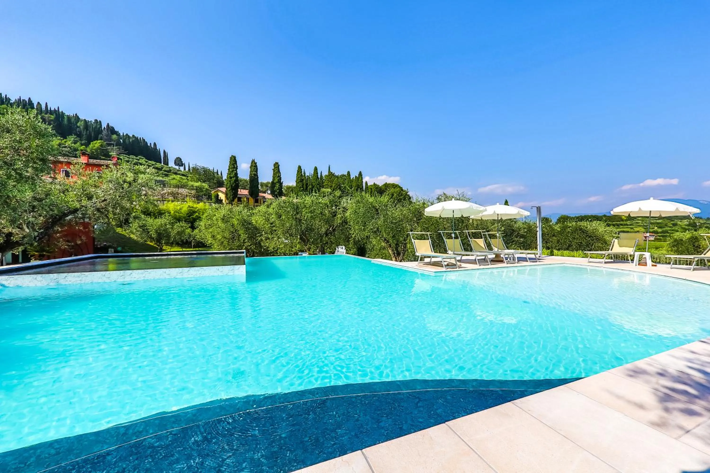 Swimming pool in Casaliva Relais