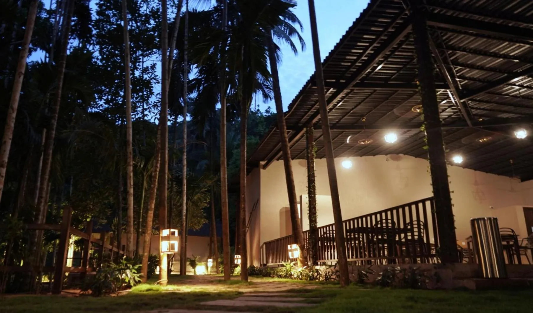 Restaurant/places to eat in Stone Wood Premier Gokarna