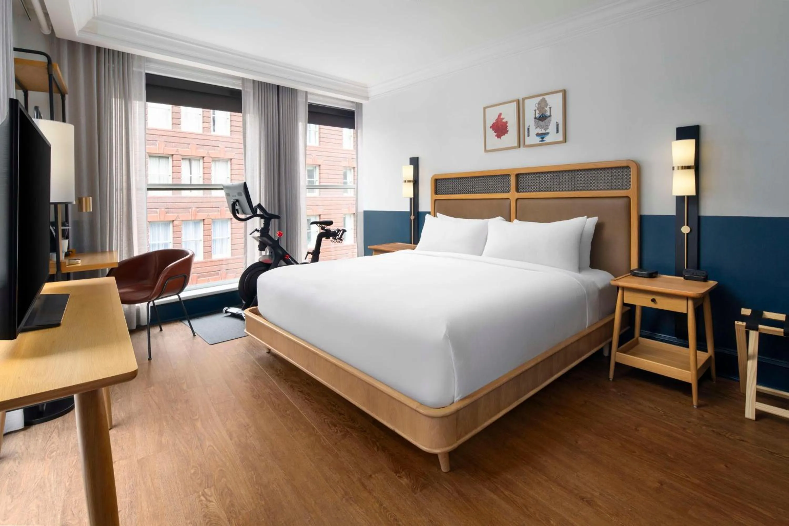 Bed in Hotel Theo New Orleans, Tapestry Collection by Hilton