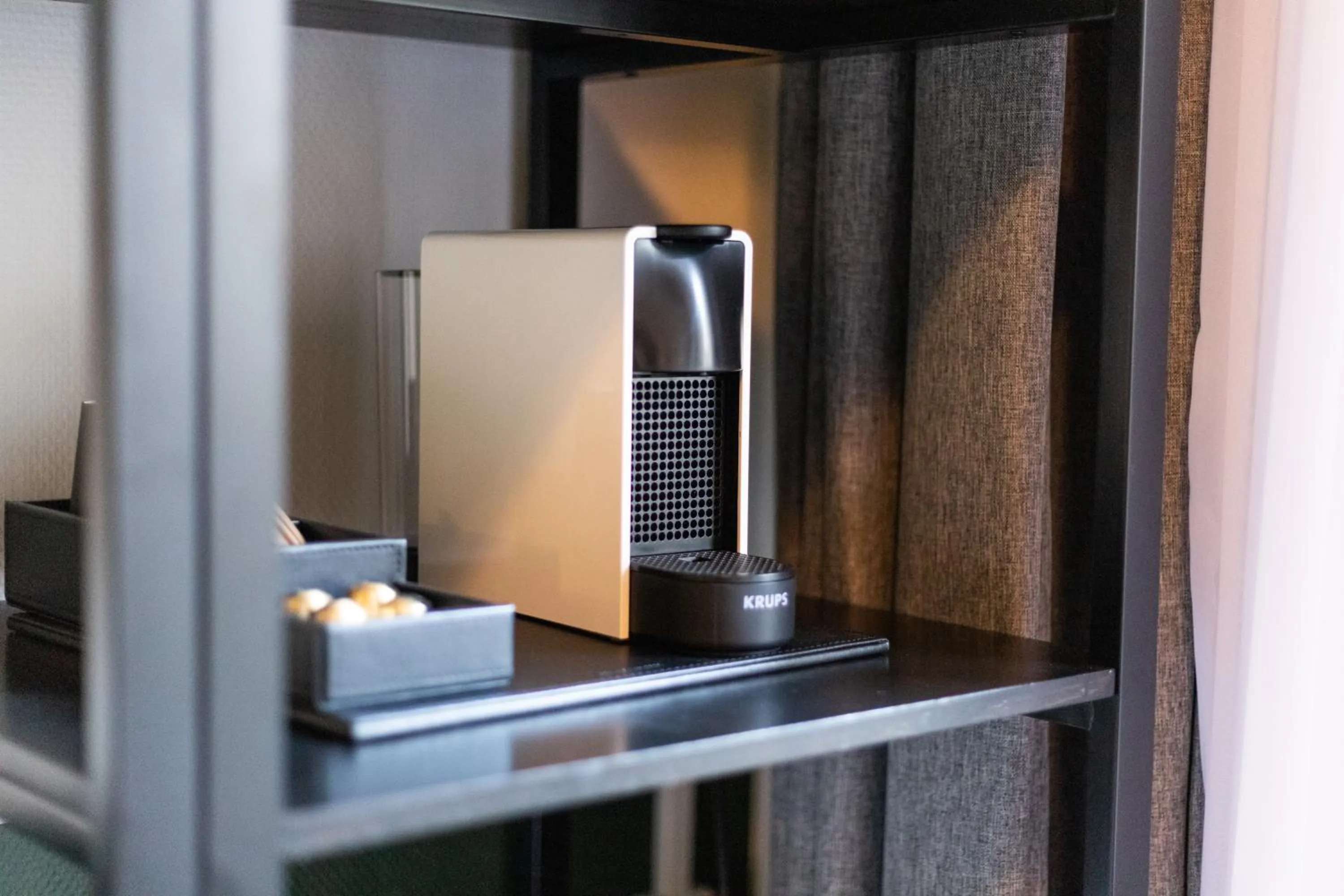 Coffee/tea facilities in Weber Hotel 117