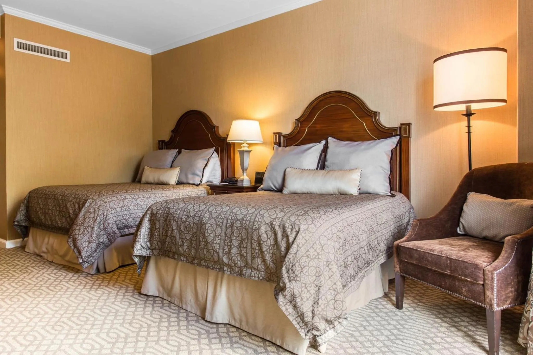 Photo of the whole room, Bed in Omni Royal Orleans Hotel