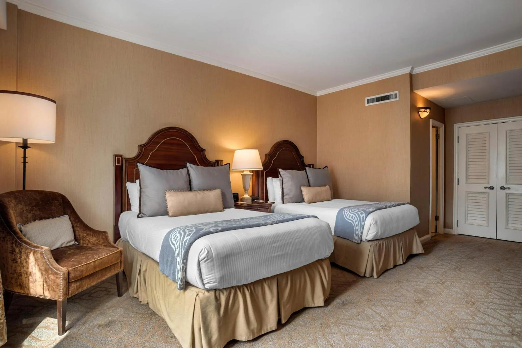 Photo of the whole room, Bed in Omni Royal Orleans Hotel