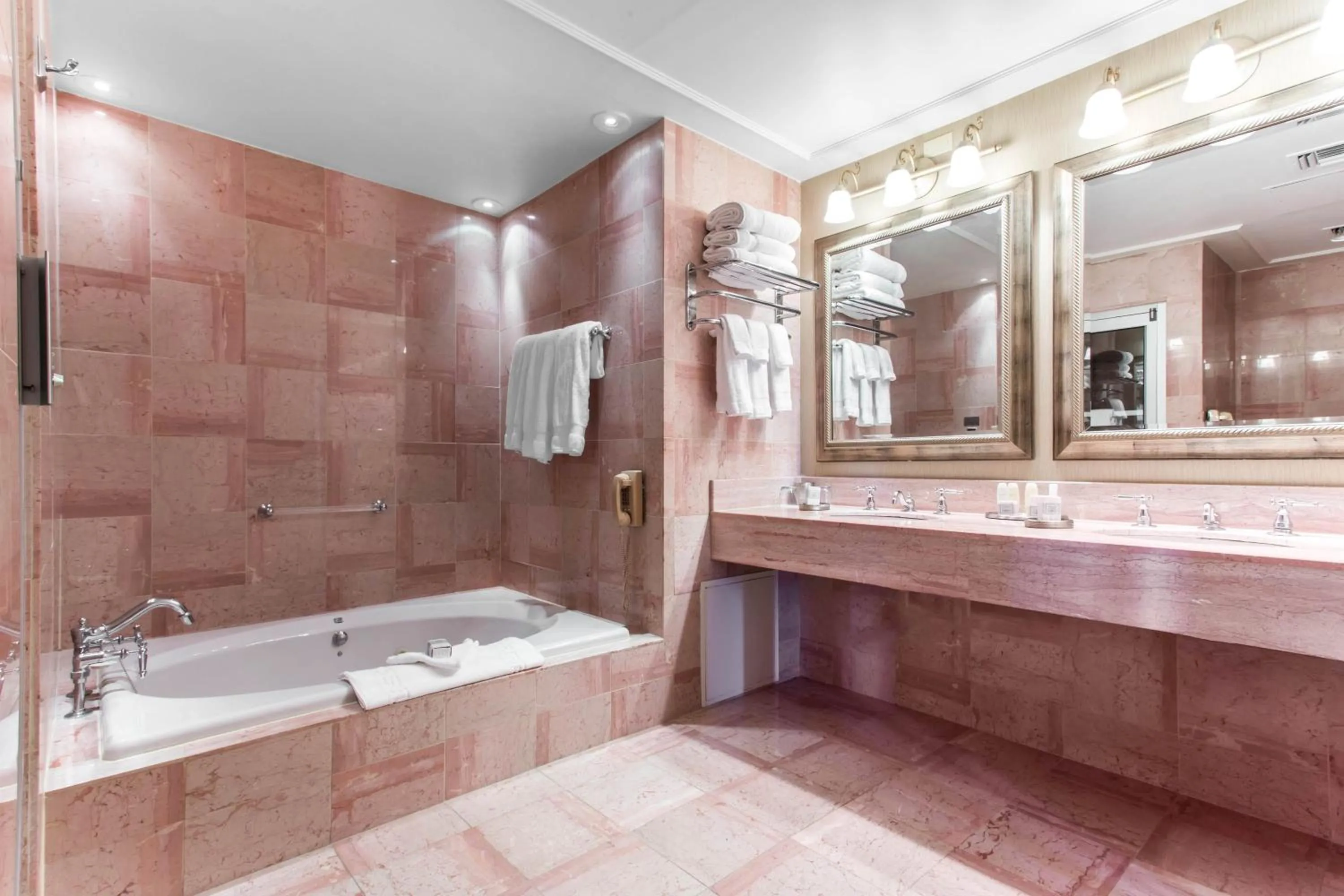 Photo of the whole room in Omni Royal Orleans Hotel