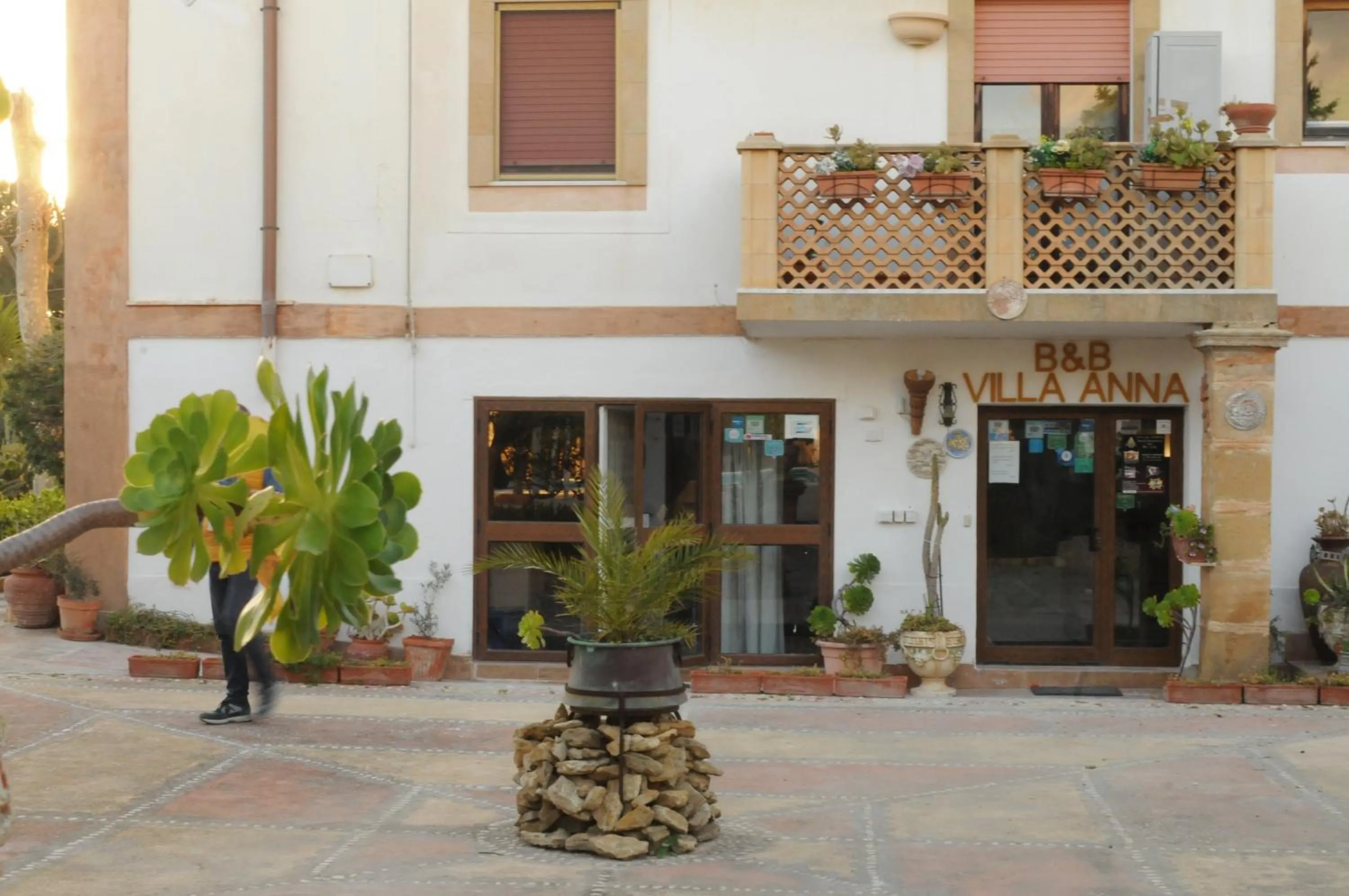 Facade/entrance in B&B Villa Anna