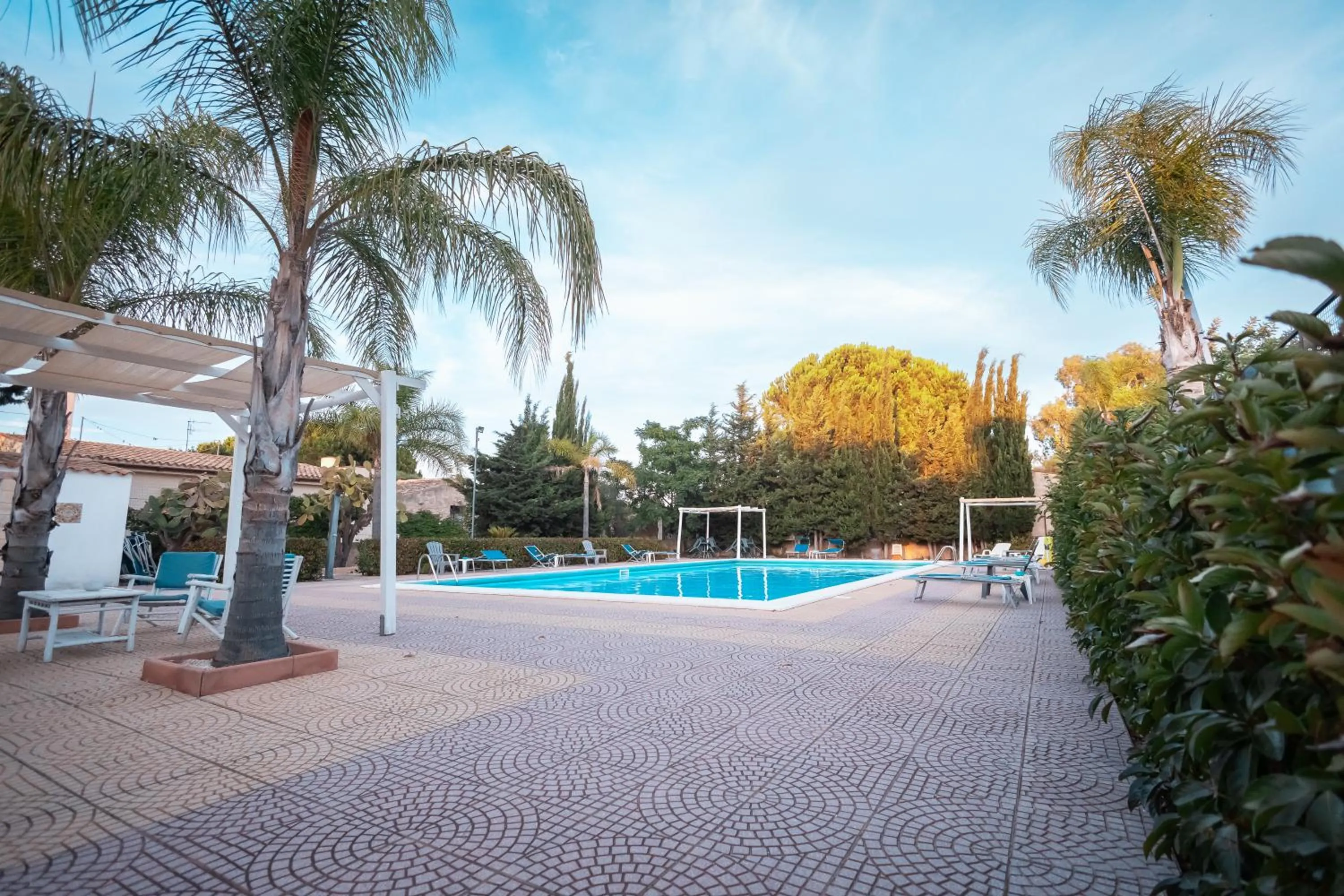 Swimming pool in B&B Villa Anna