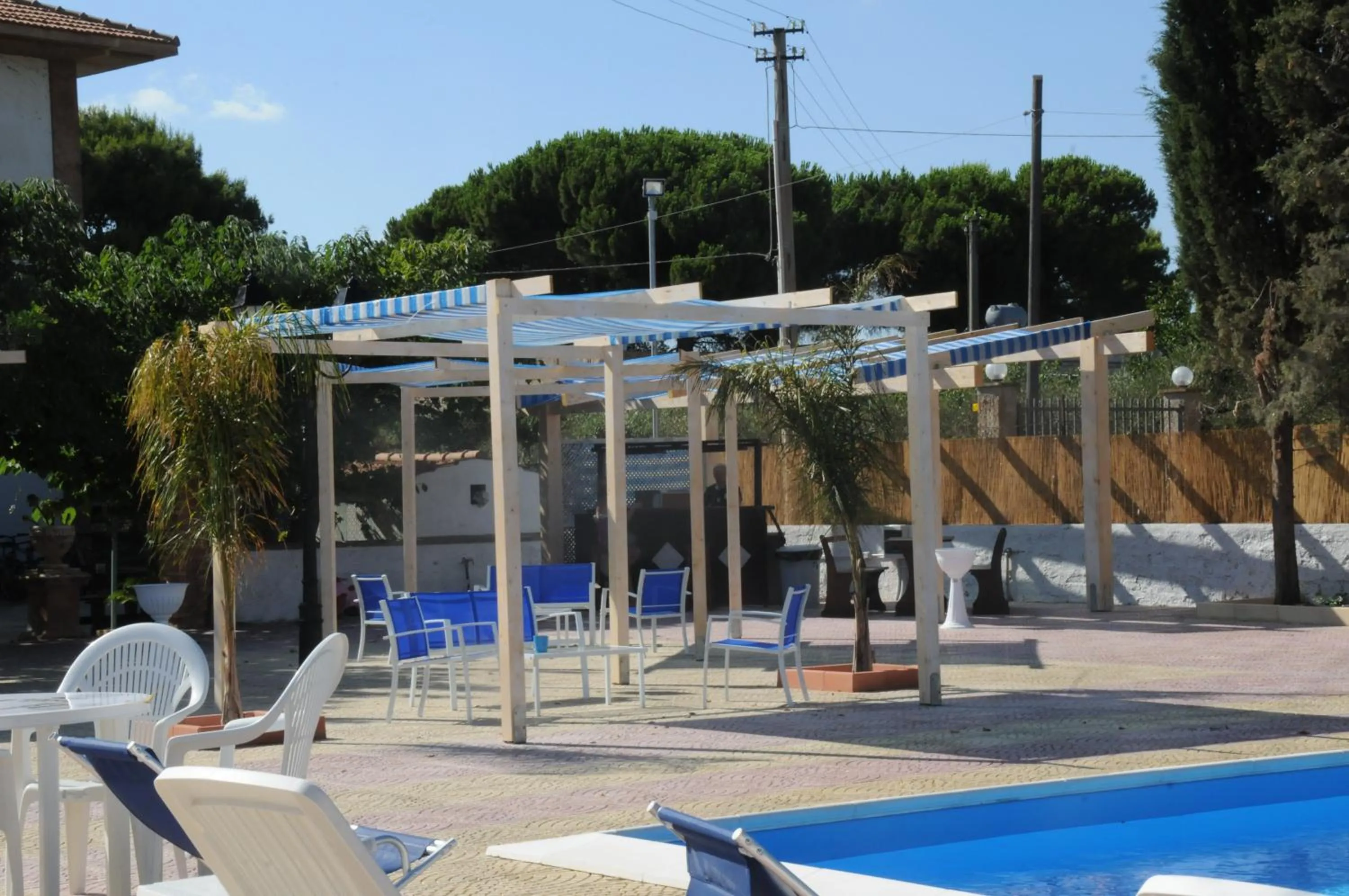Swimming pool in B&B Villa Anna