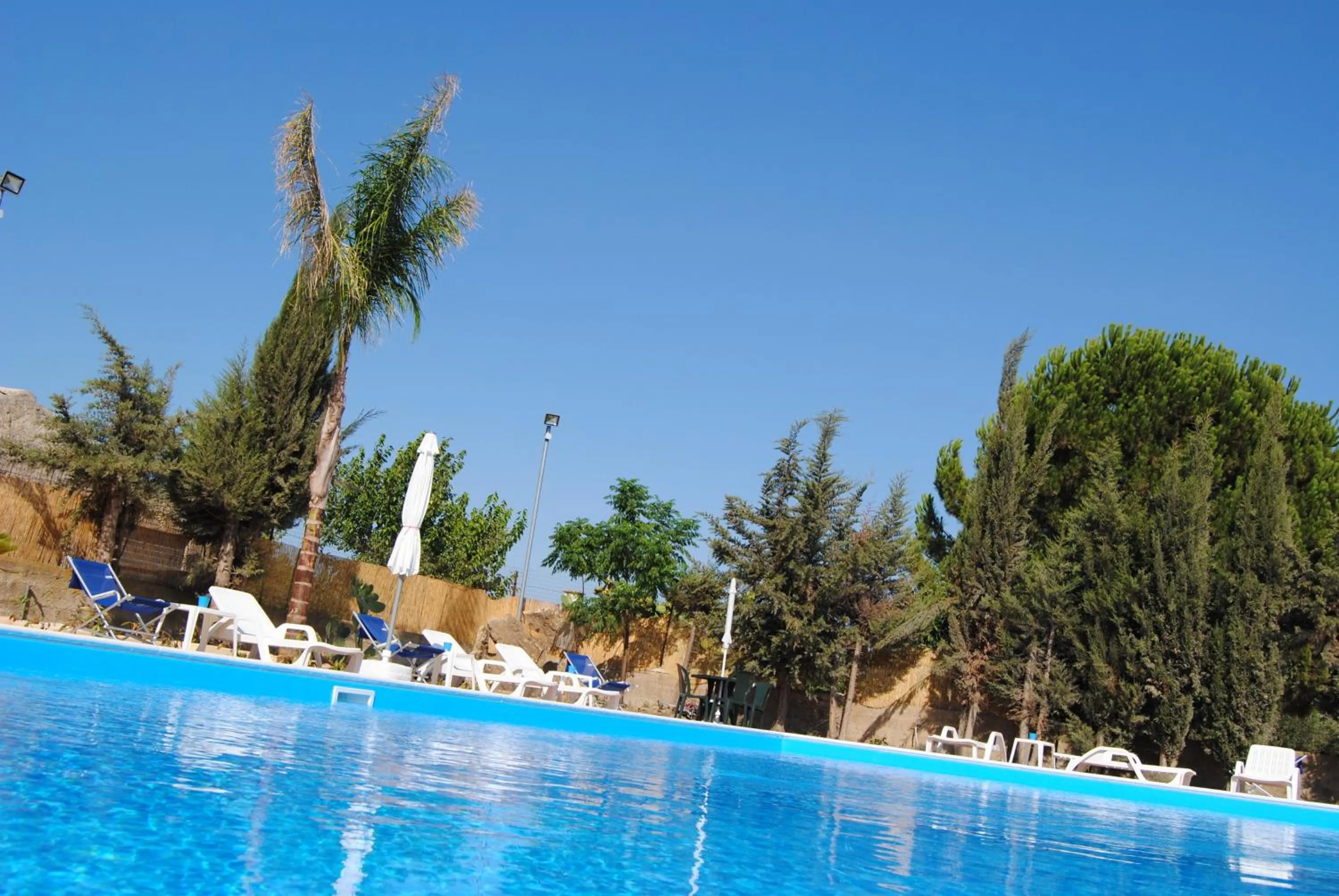 Swimming pool in B&B Villa Anna