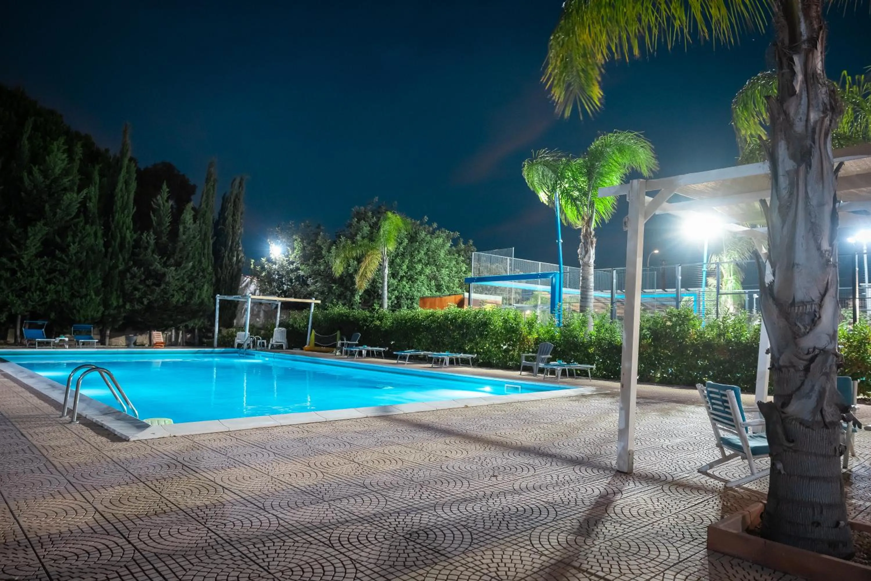 Swimming pool in B&B Villa Anna