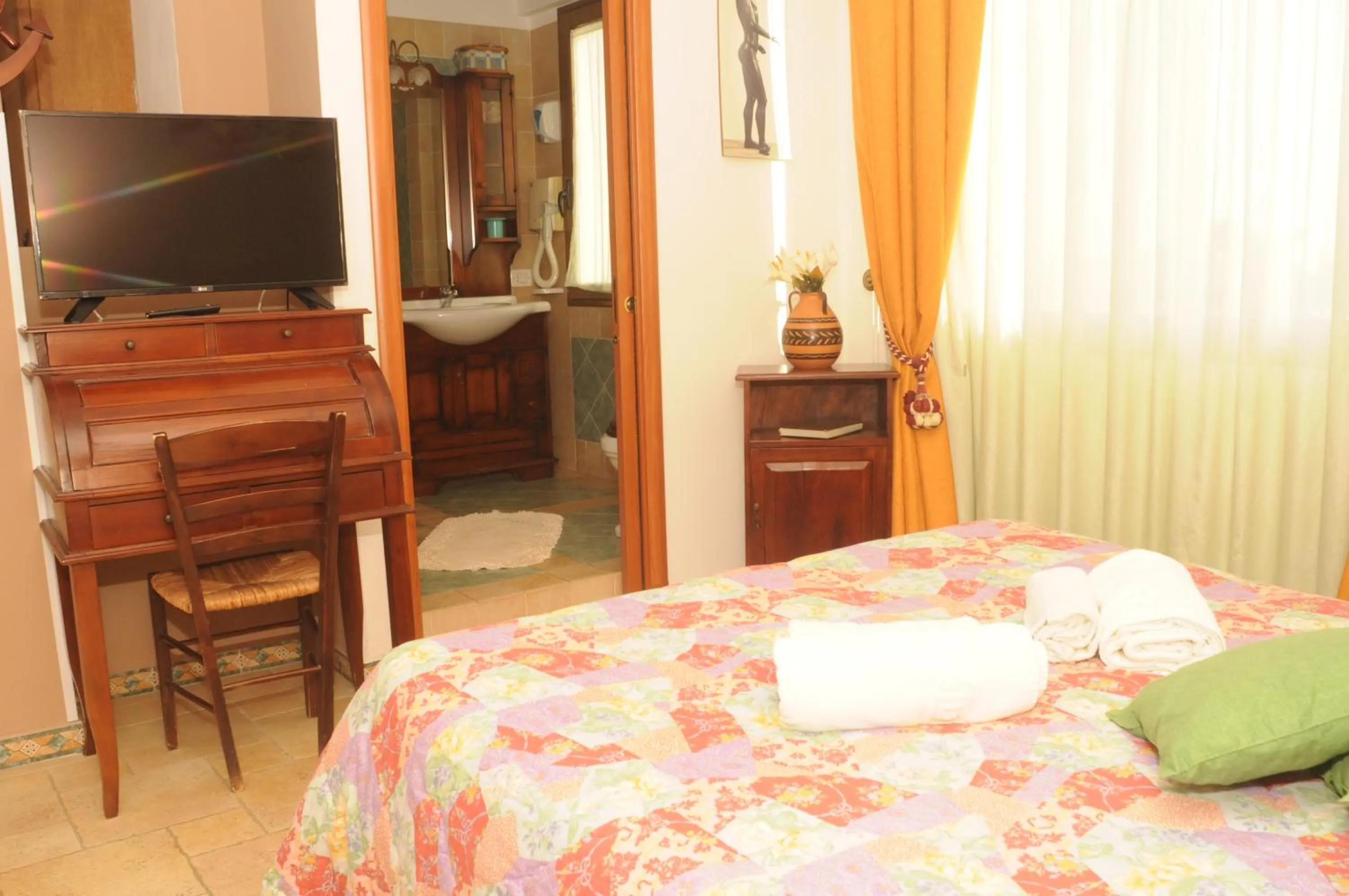 Bathroom, Bed in B&B Villa Anna