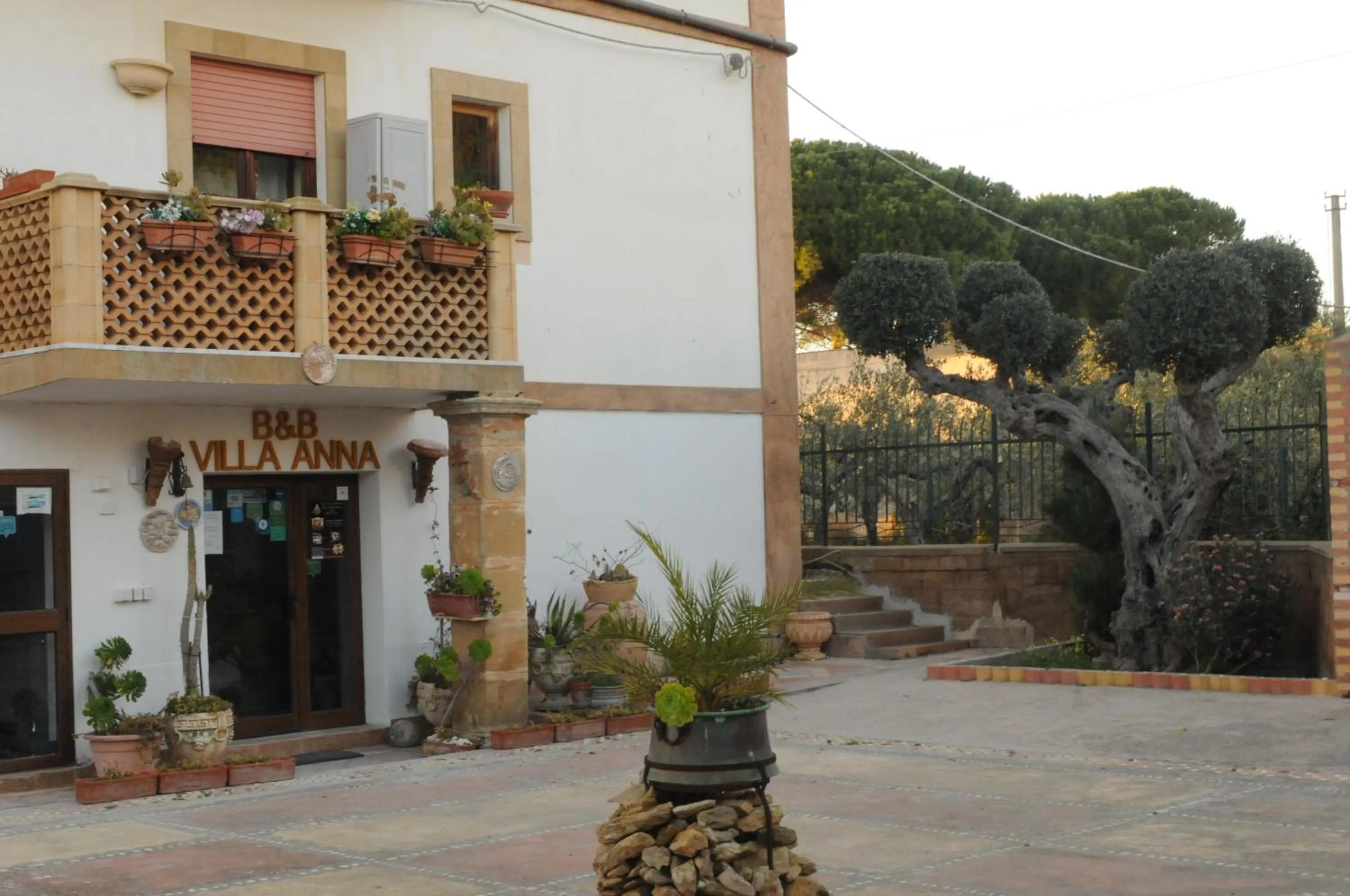 Facade/entrance in B&B Villa Anna