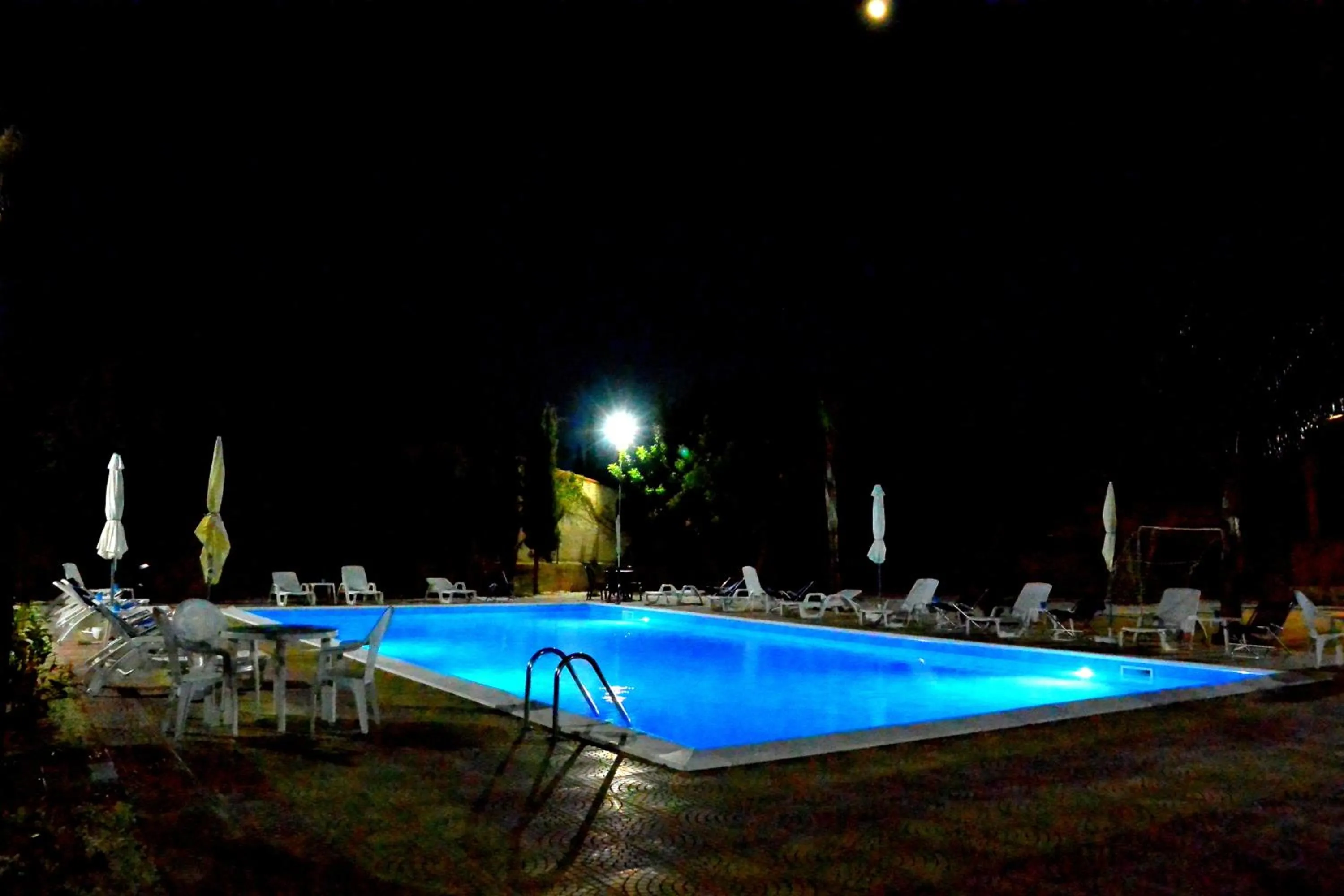 Pool view in B&B Villa Anna