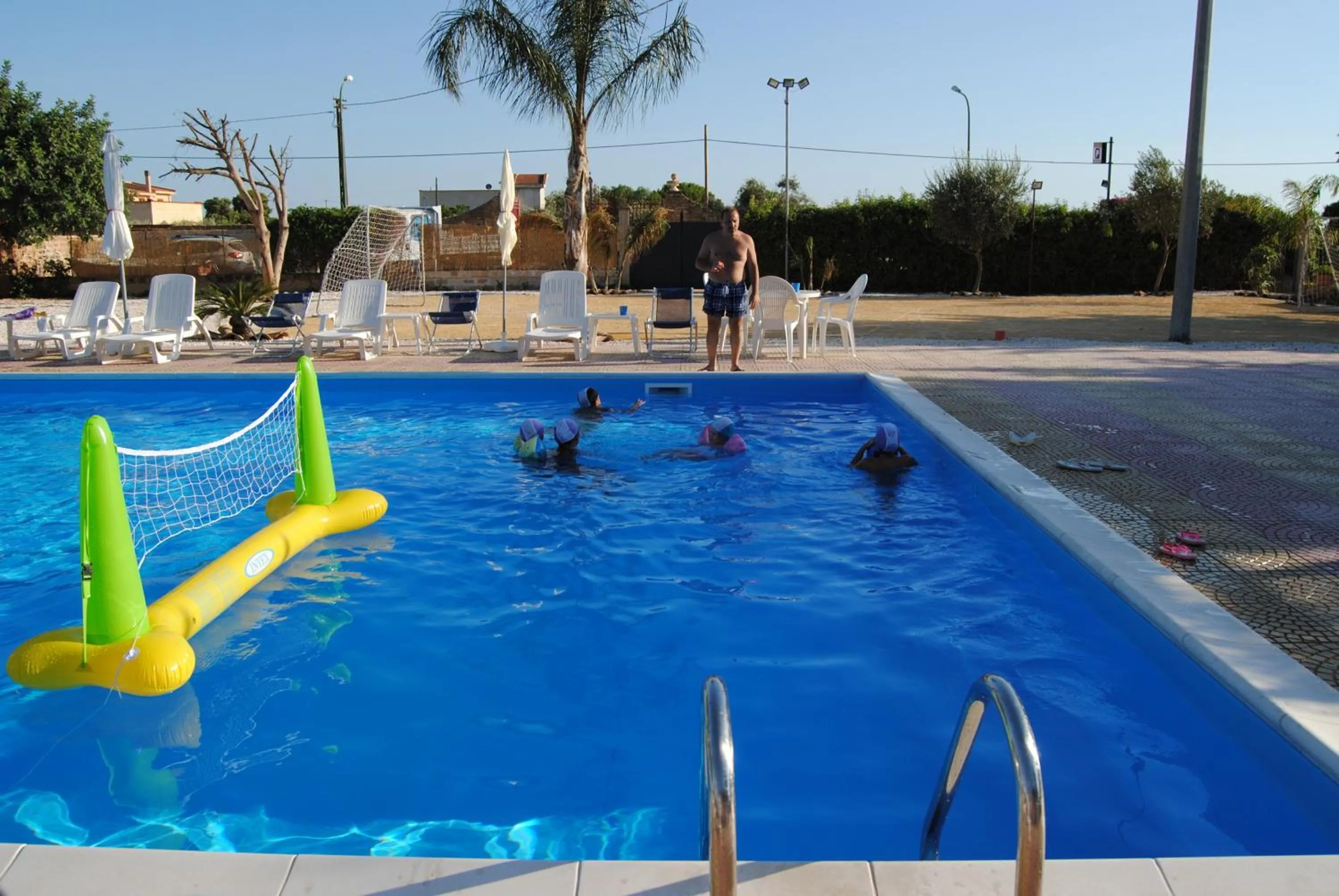 Swimming pool in B&B Villa Anna