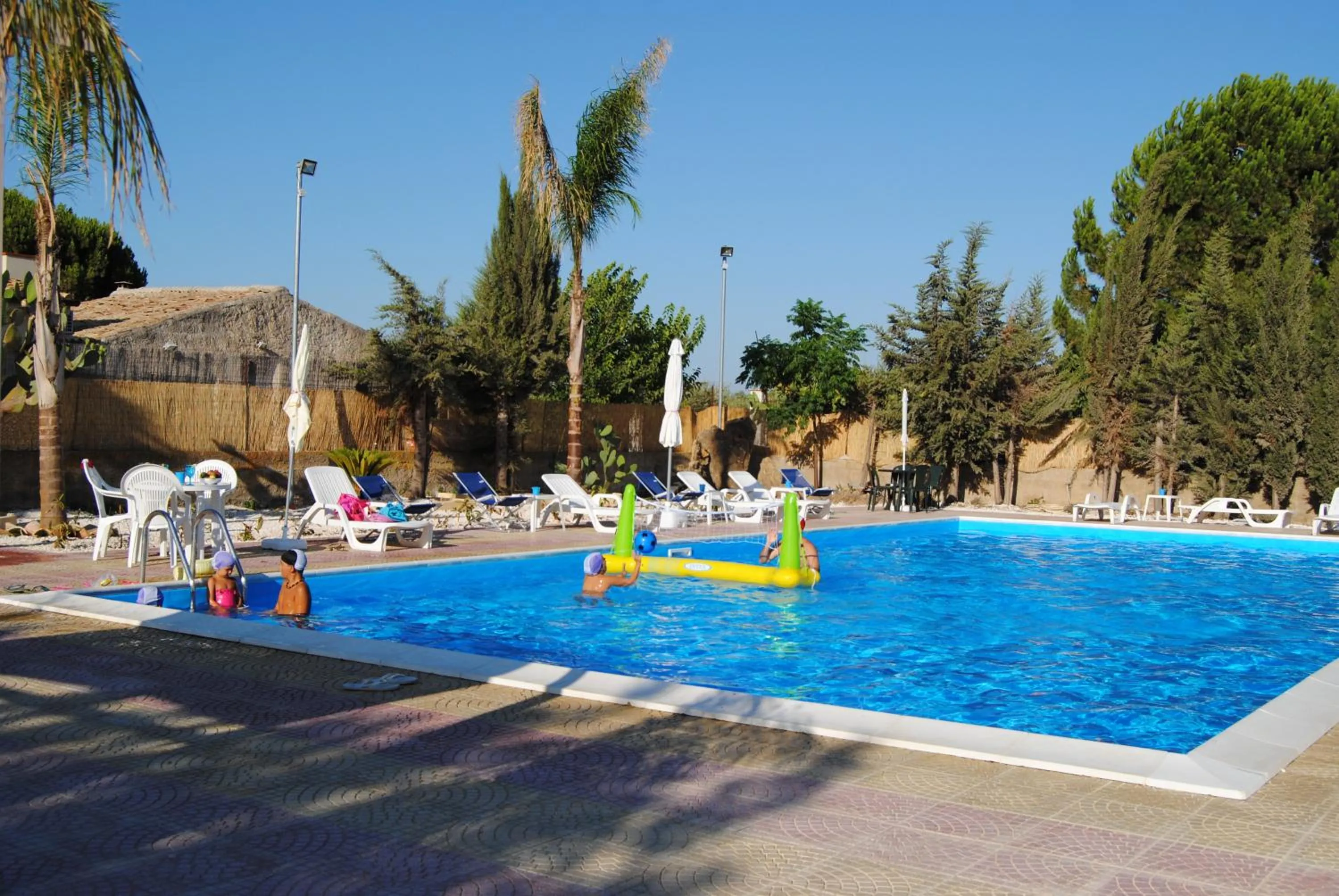 Swimming pool in B&B Villa Anna
