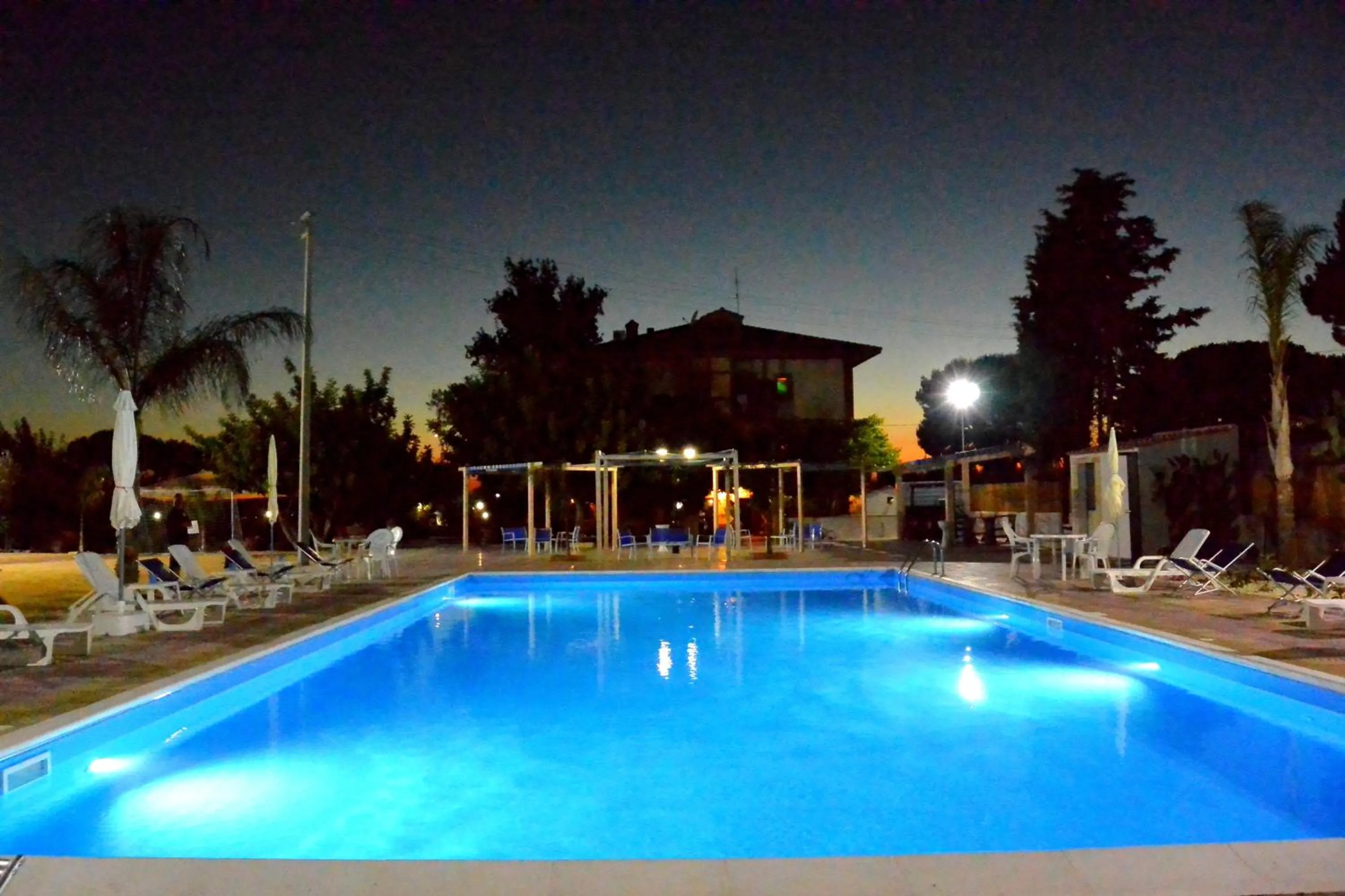 Swimming pool in B&B Villa Anna