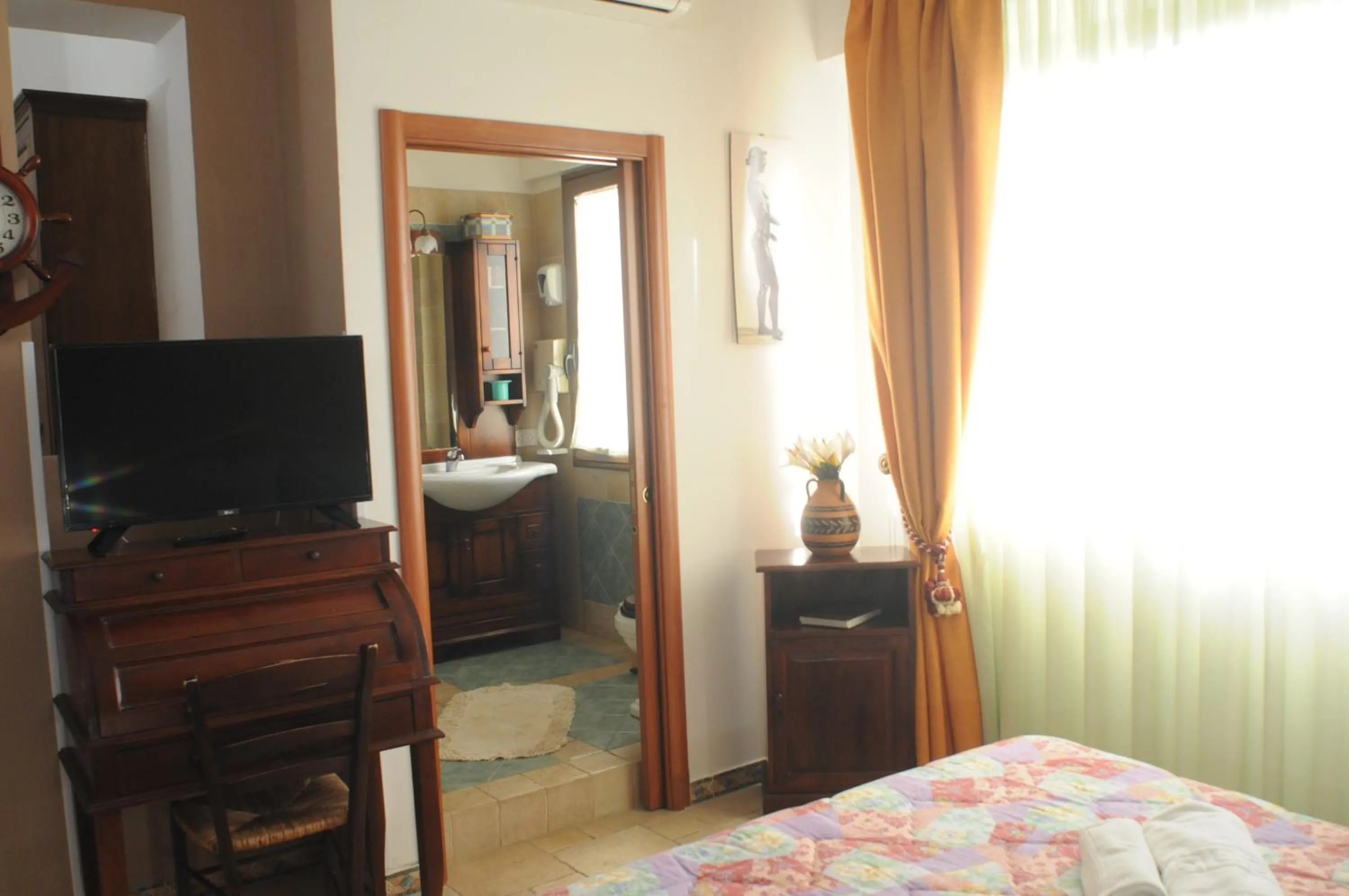 Bathroom, Bed in B&B Villa Anna