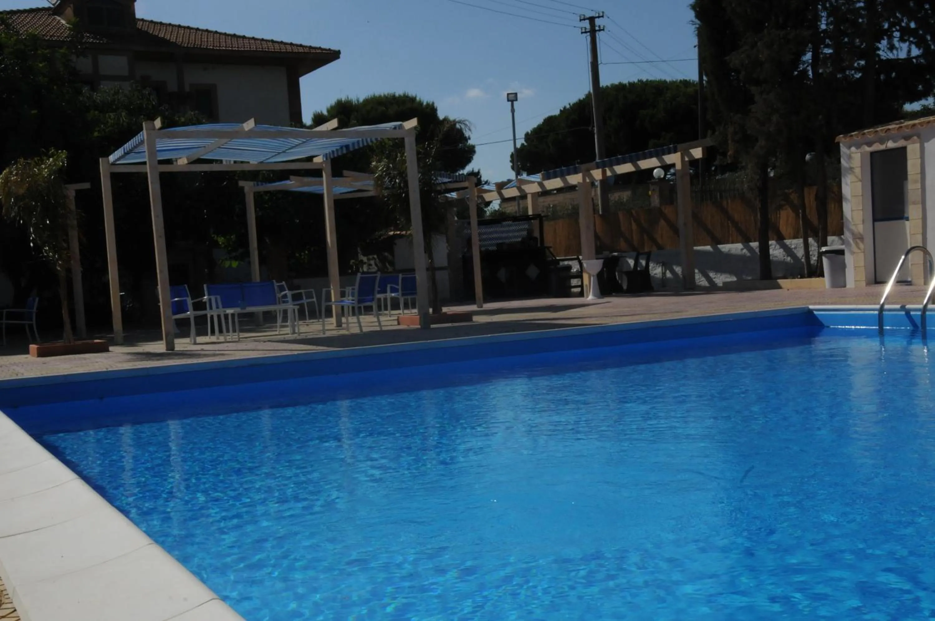 Swimming pool in B&B Villa Anna