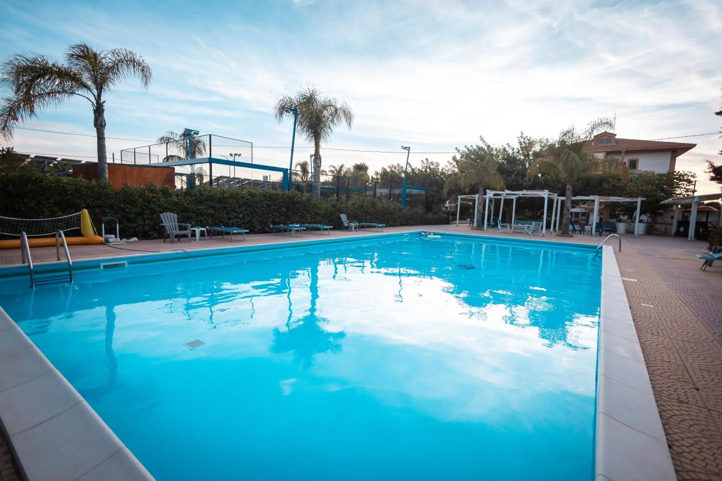 Swimming pool in B&B Villa Anna