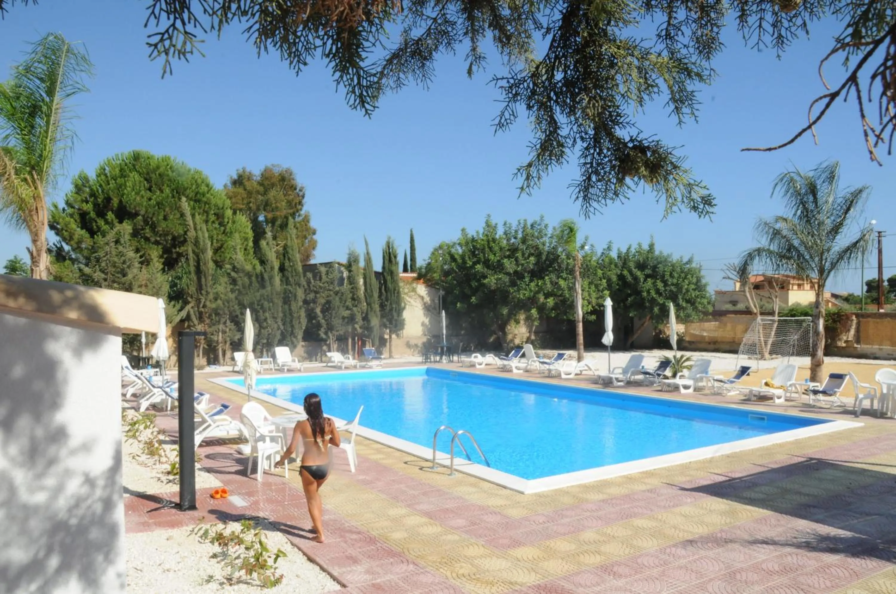 Swimming pool in B&B Villa Anna