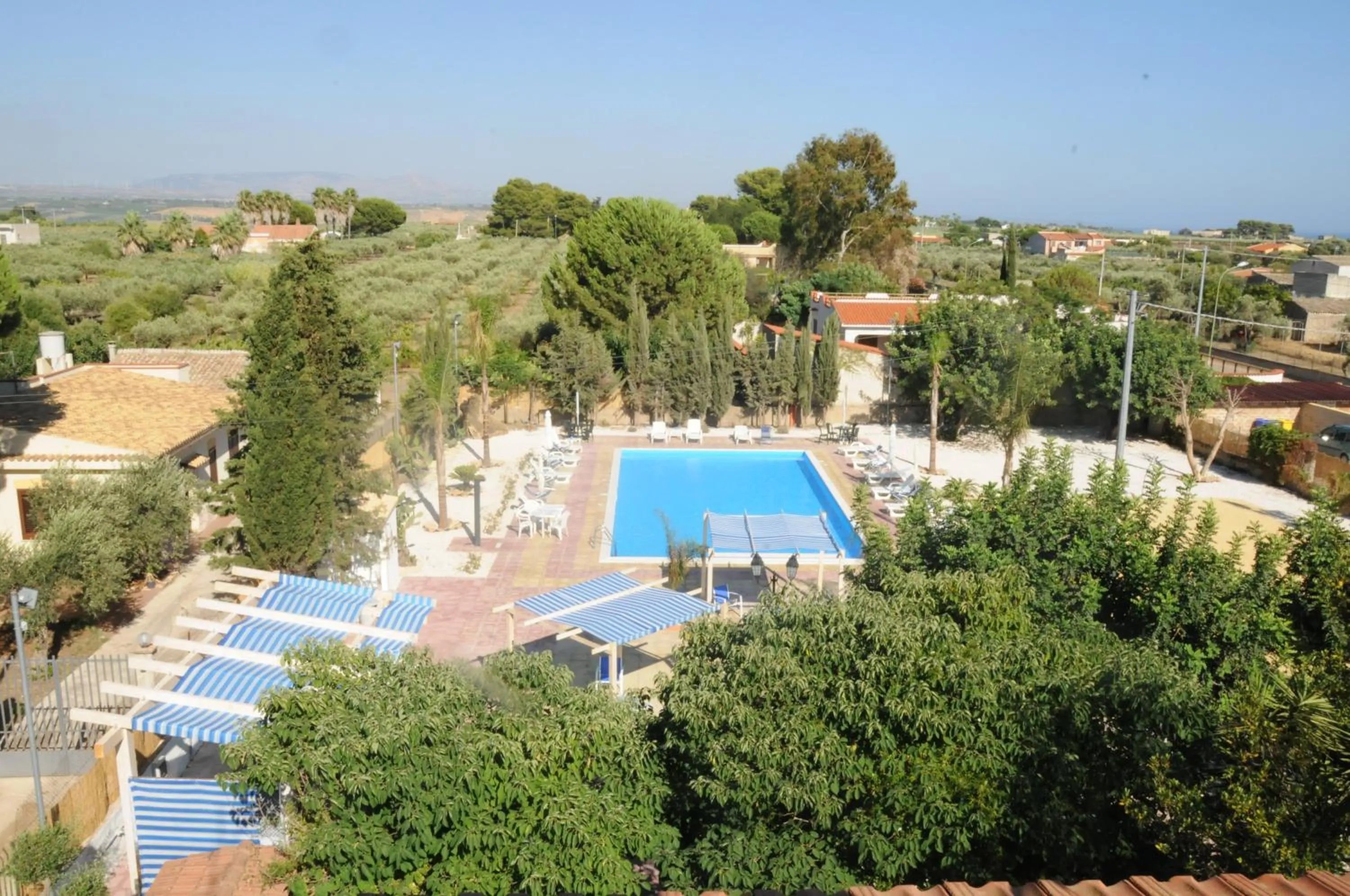Swimming pool in B&B Villa Anna