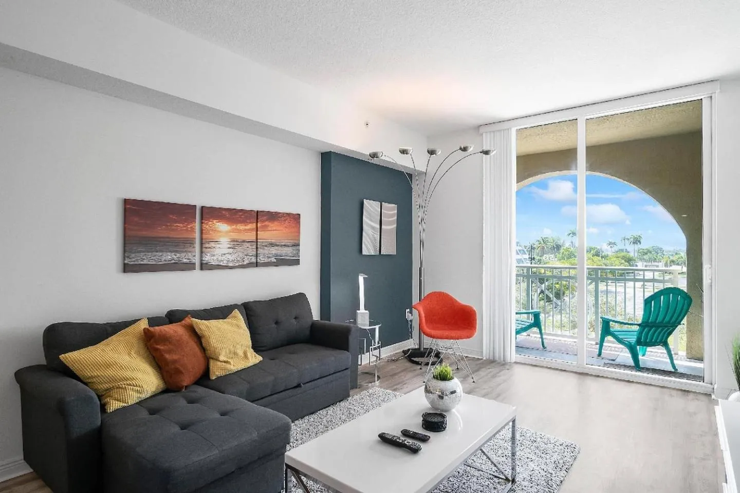 Luxury Near the Beach! Beach pass included!