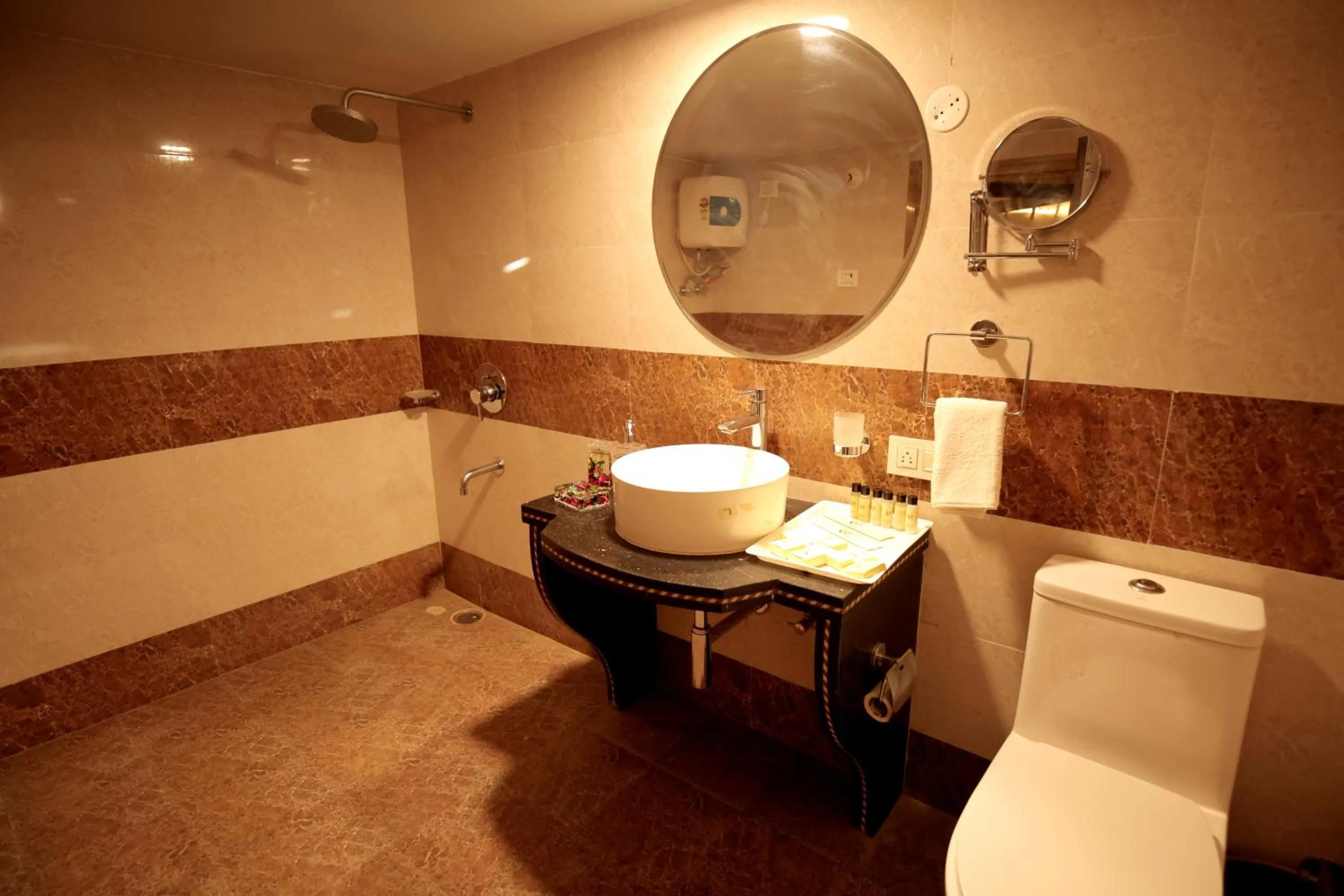 Bathroom in Bhavya Resort - Luxury Boutique Desert Camp