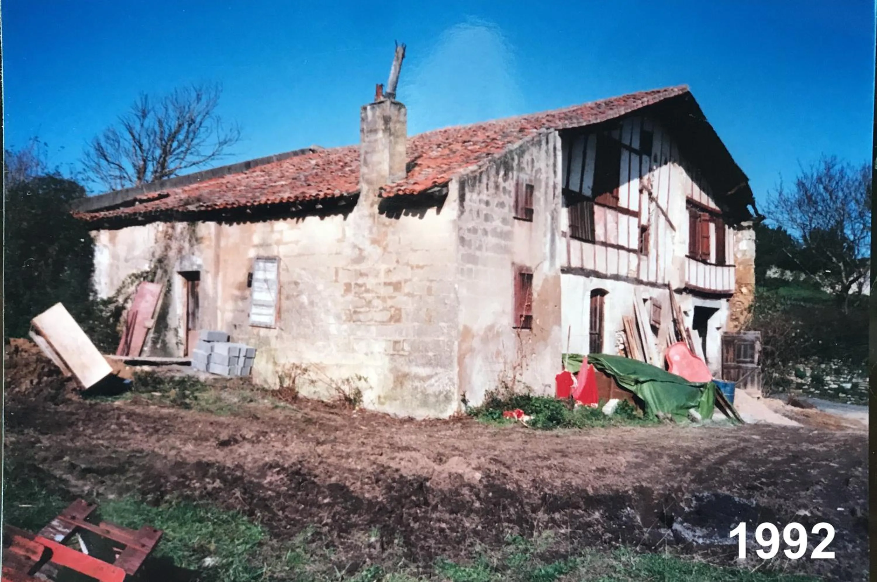 Property building in Irigoian