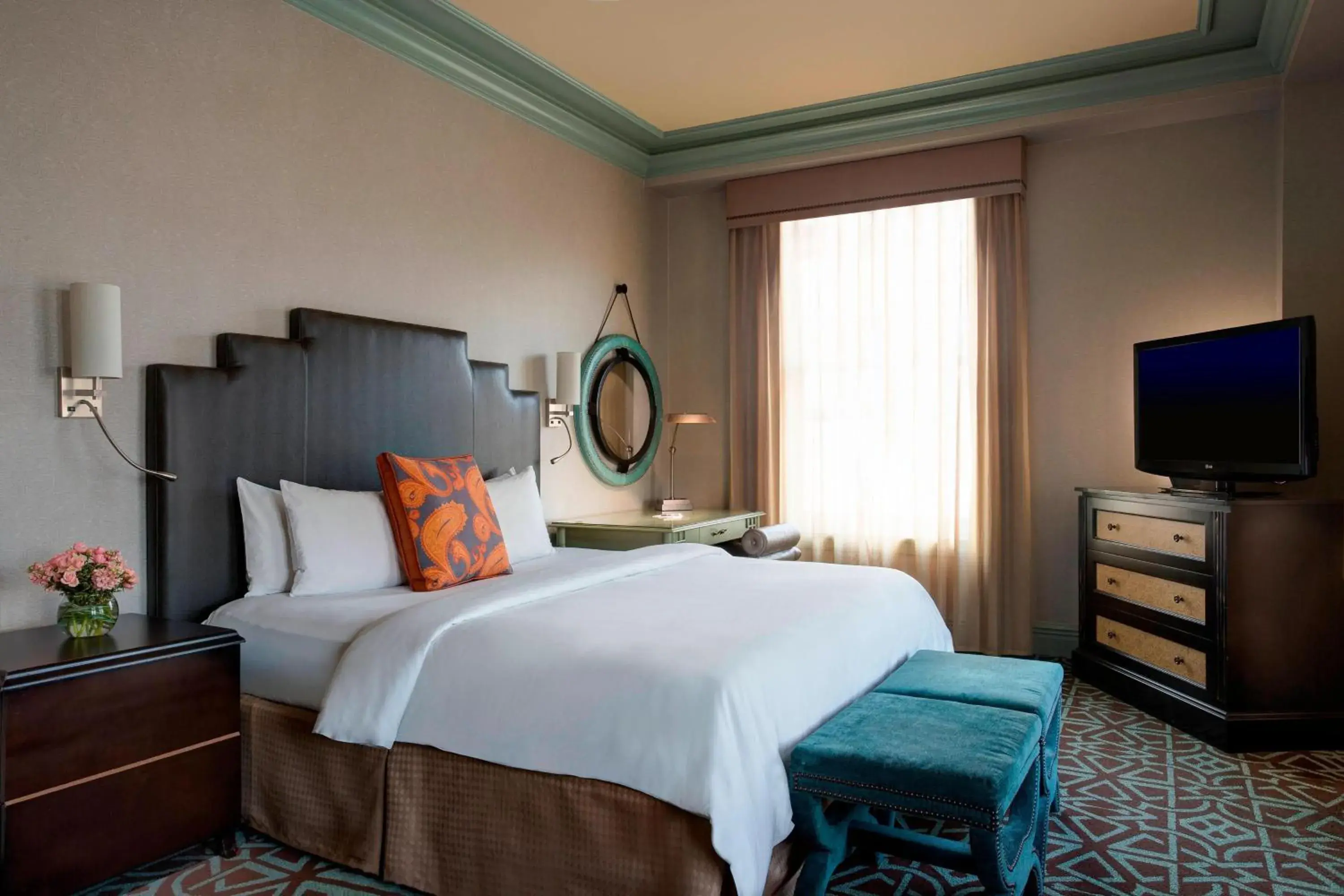 Photo of the whole room, Bed in Hotel ICON, Autograph Collection Photo of the whole room, Bed in Hotel ICON, Autograph Collection