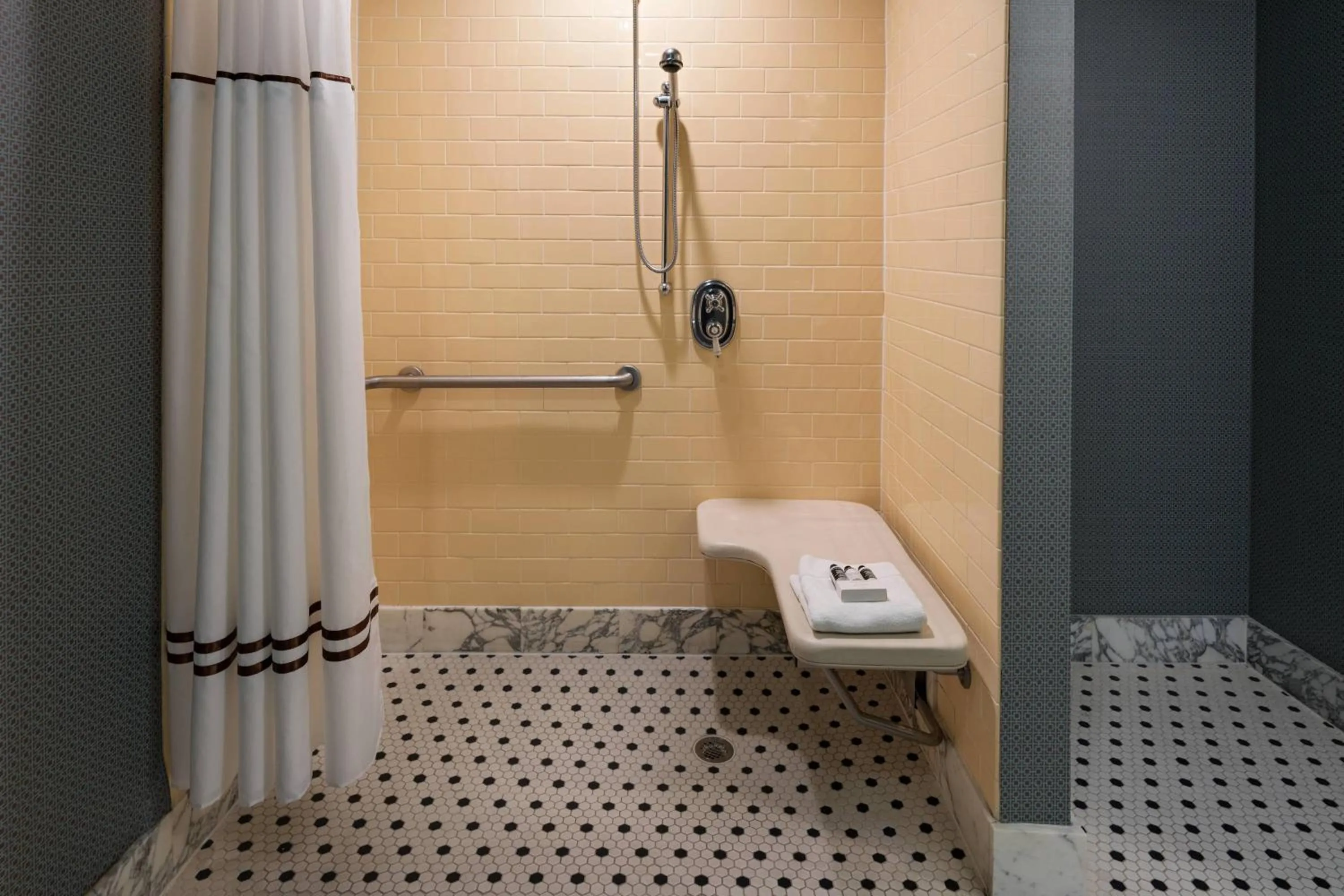 Bathroom in Hotel ICON, Autograph Collection