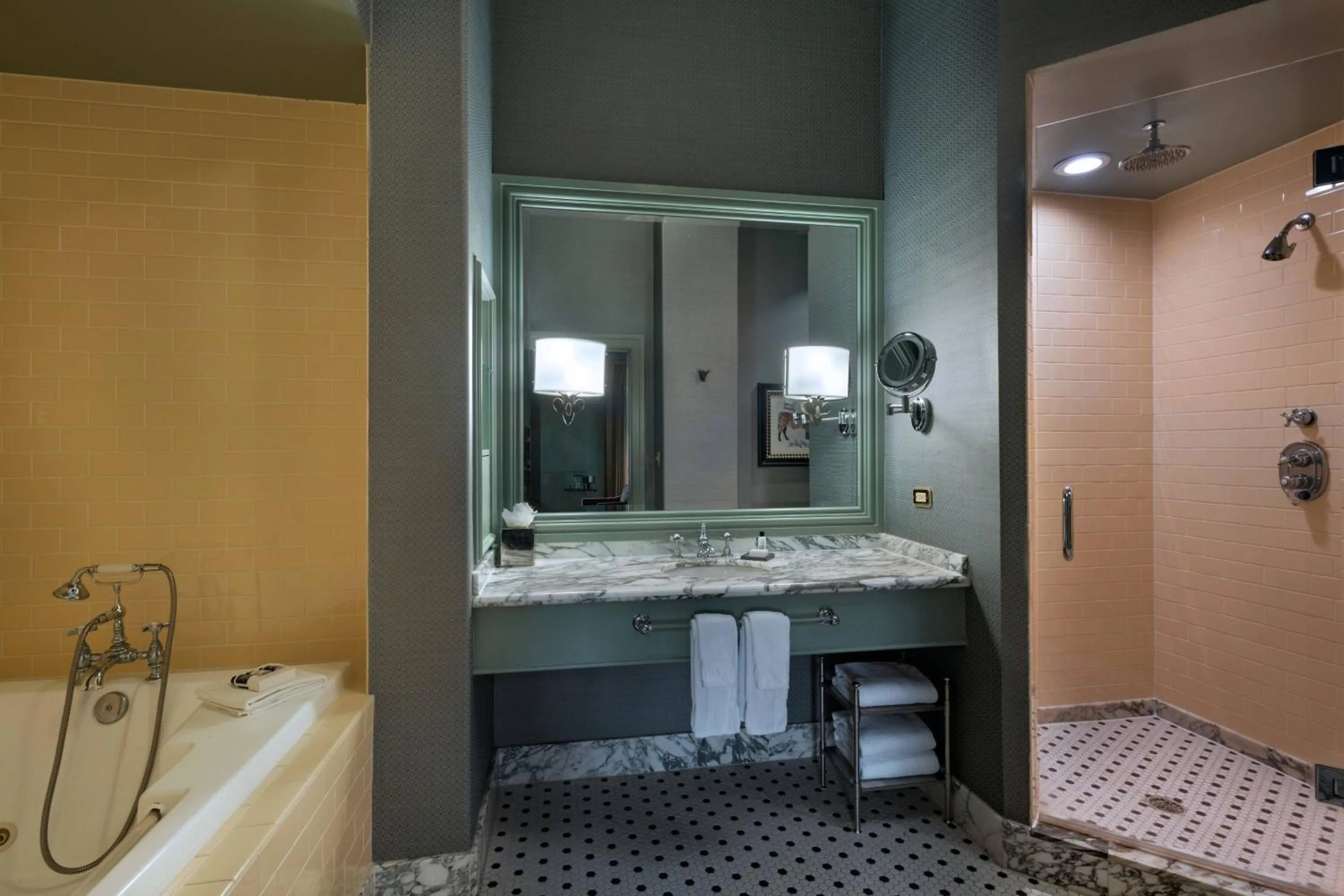 Bathroom in Hotel ICON, Autograph Collection