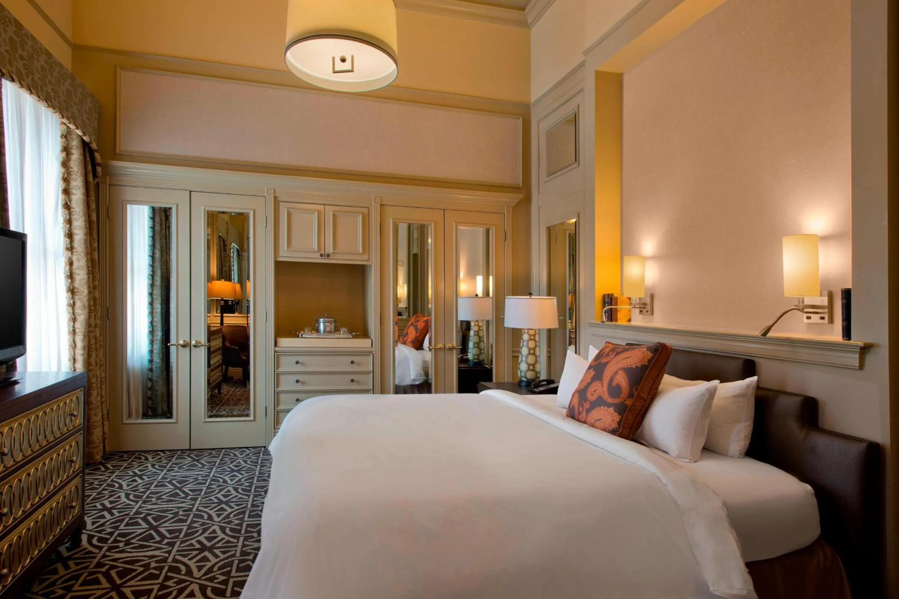 Photo of the whole room, Bed in Hotel ICON, Autograph Collection