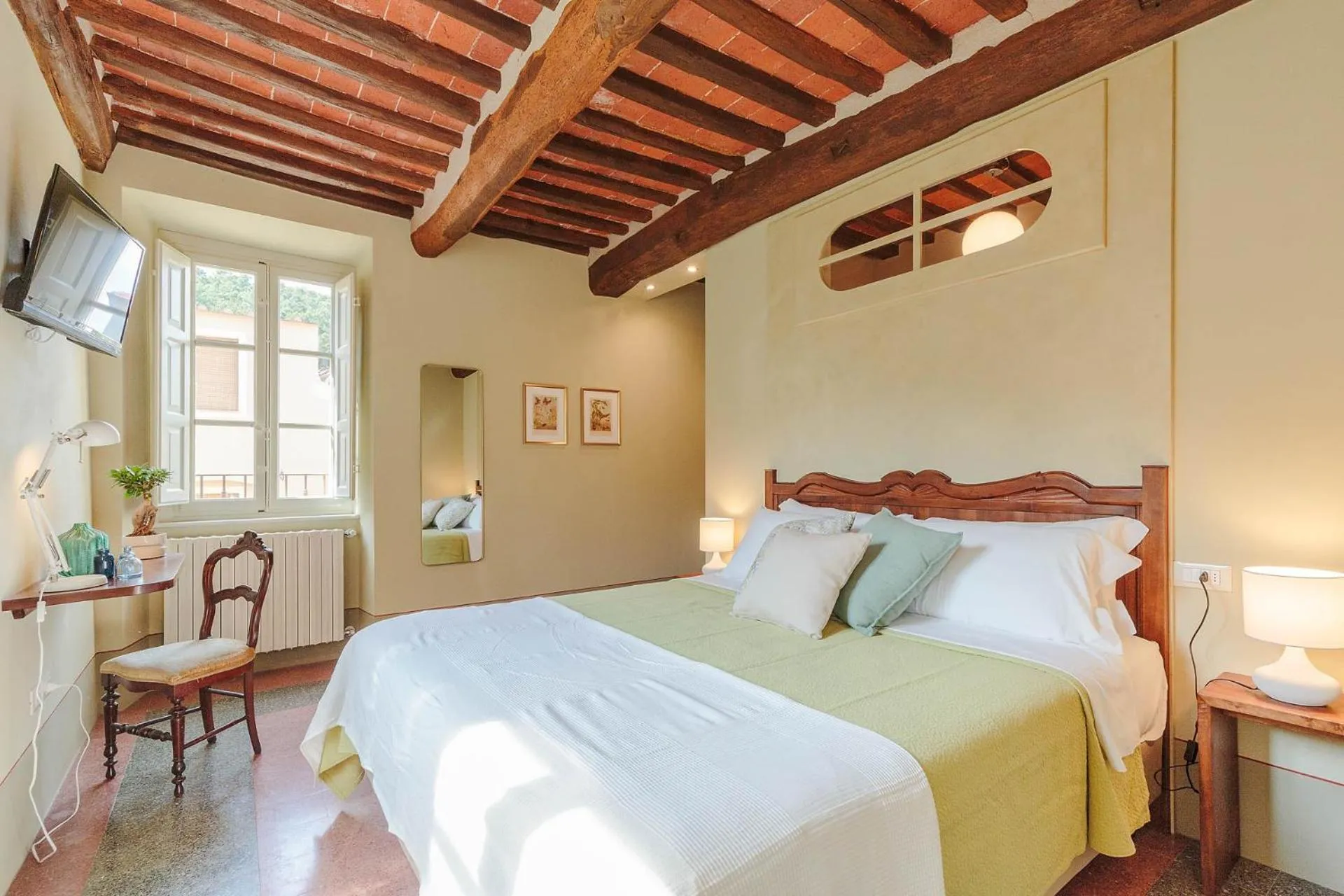 Bed in Antica Pergola di San Giusto