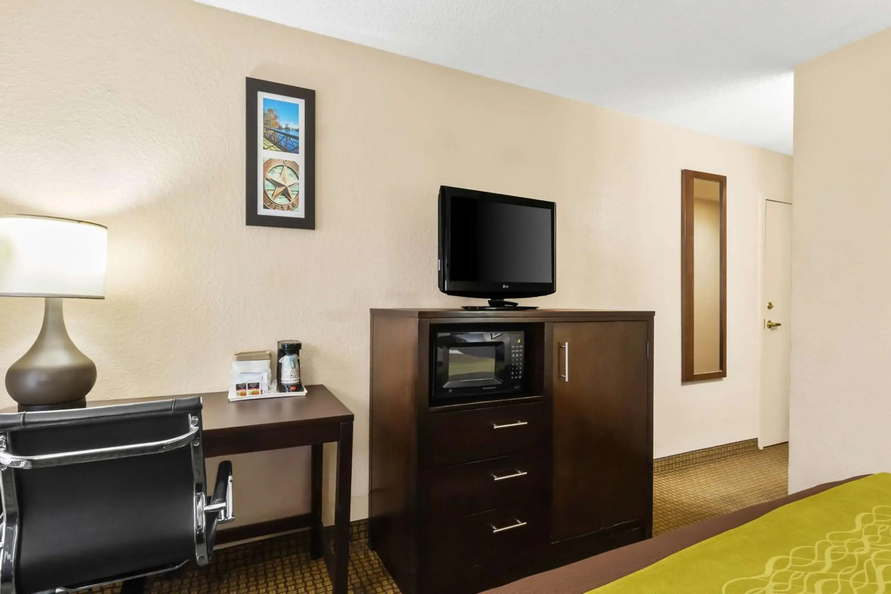 Bedroom in Sonesta Essential NW Houston Bedroom in Sonesta Essential NW Houston