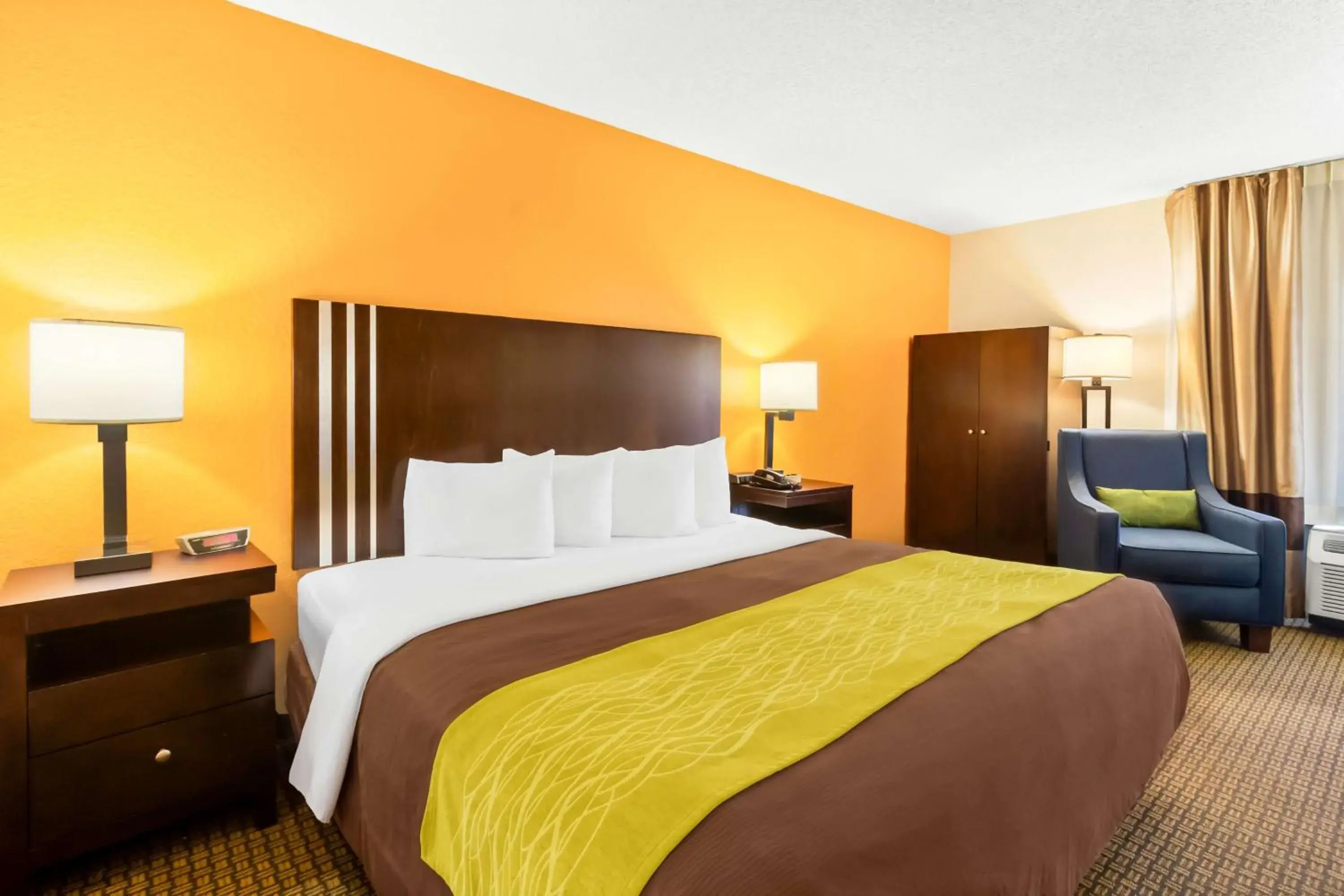 Bedroom, Bed in Sonesta Essential NW Houston Bedroom, Bed in Sonesta Essential NW Houston