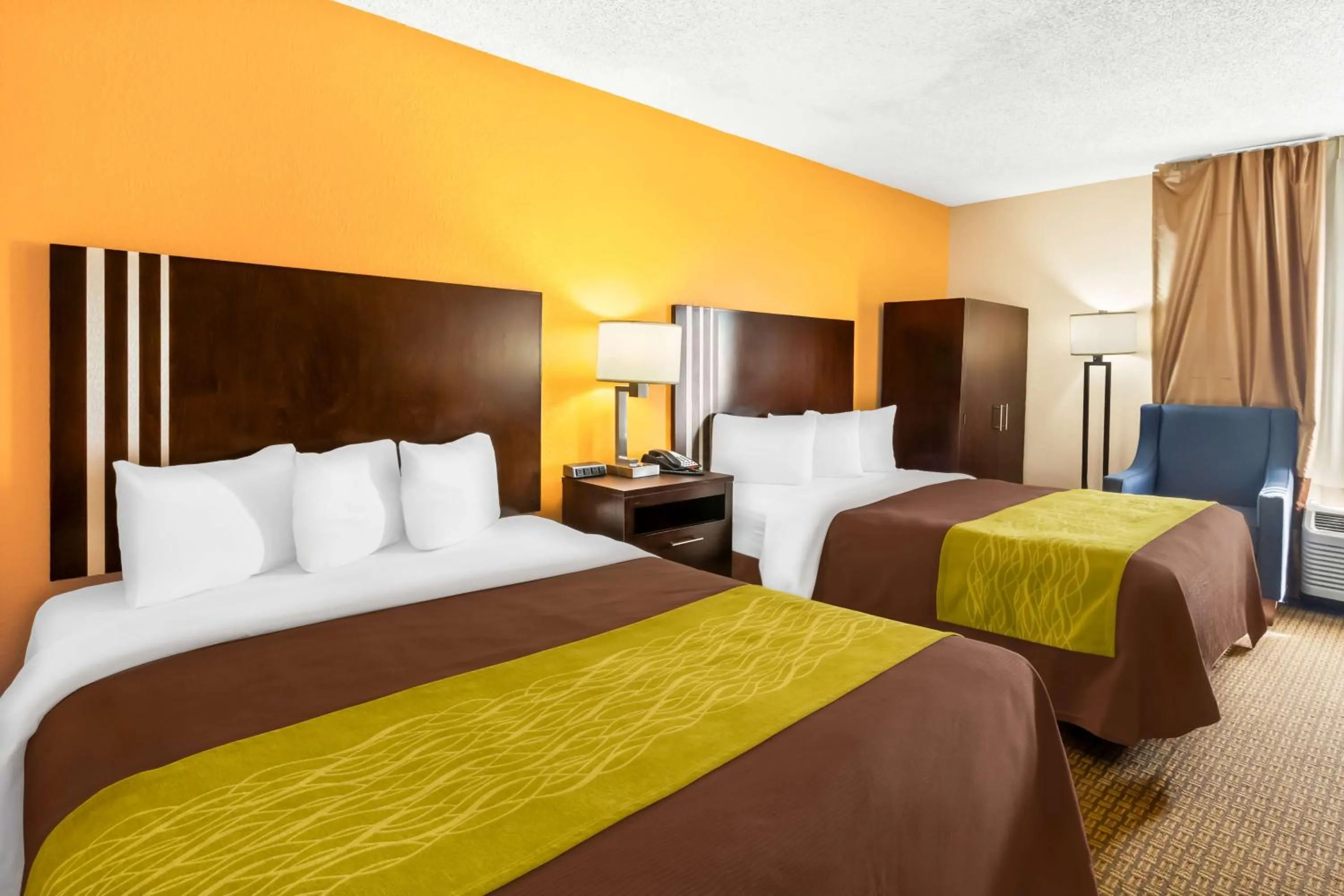 Bedroom, Bed in Sonesta Essential NW Houston