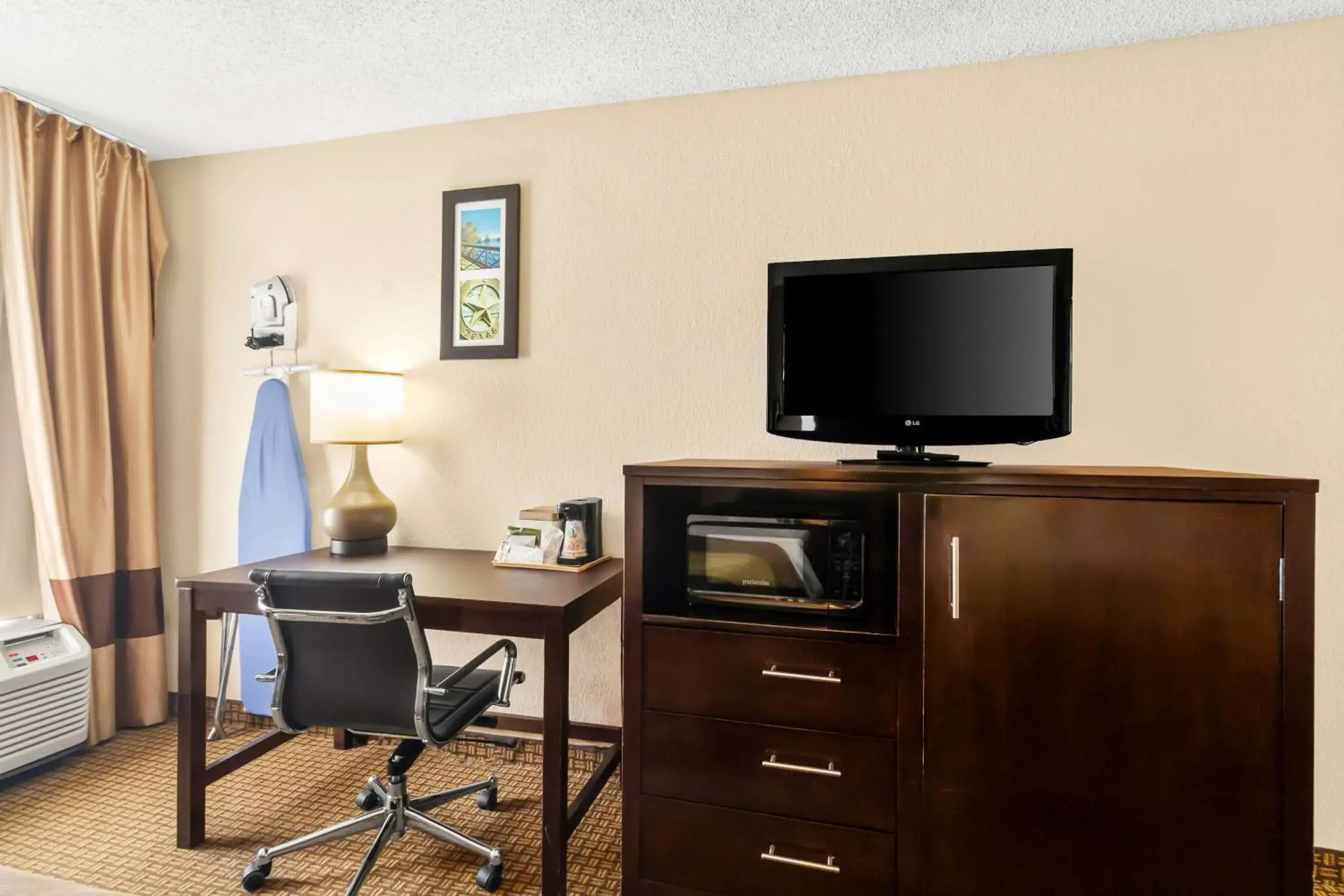 Bedroom in Sonesta Essential NW Houston Bedroom in Sonesta Essential NW Houston