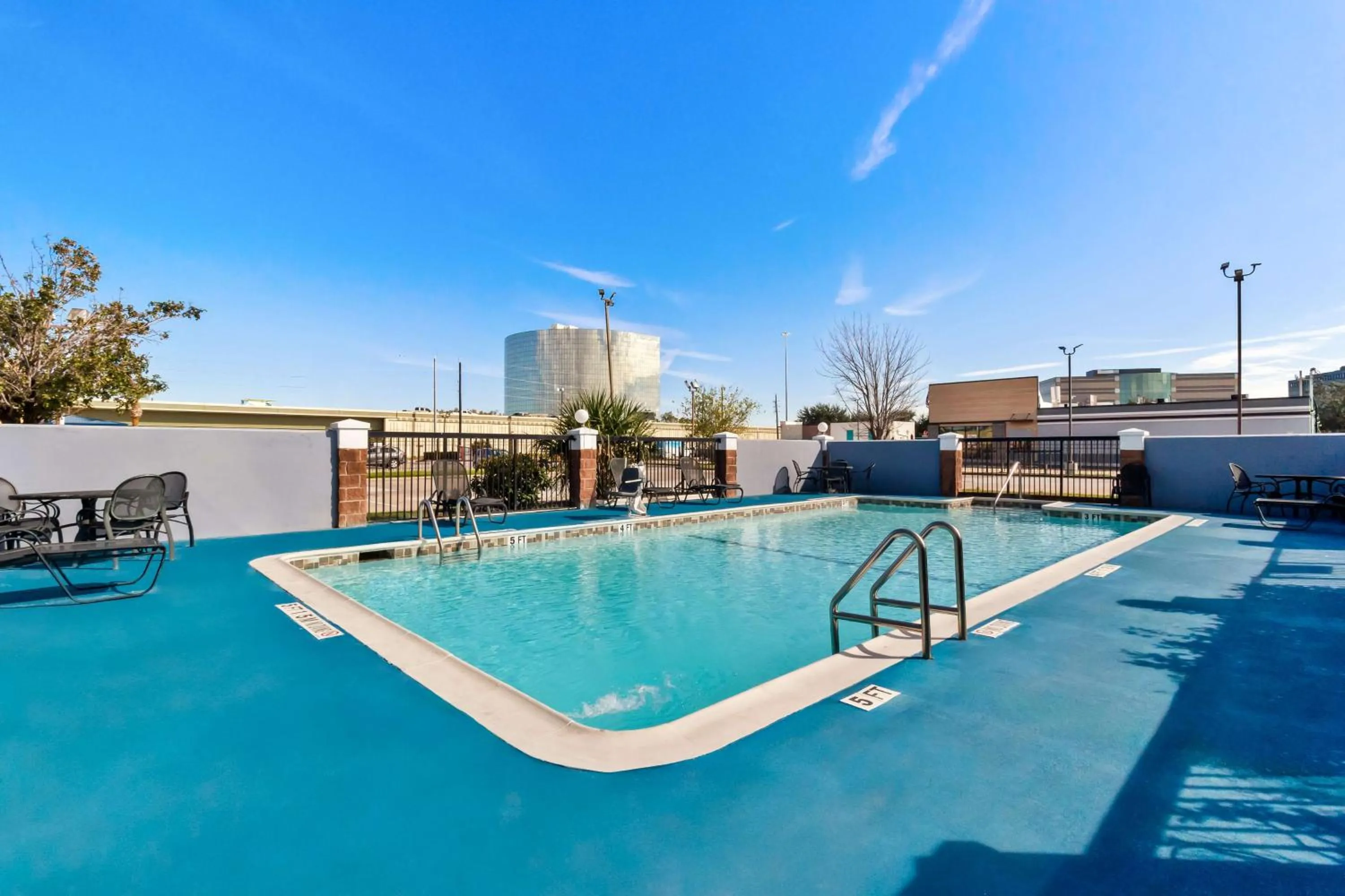 Pool view in Sonesta Essential NW Houston