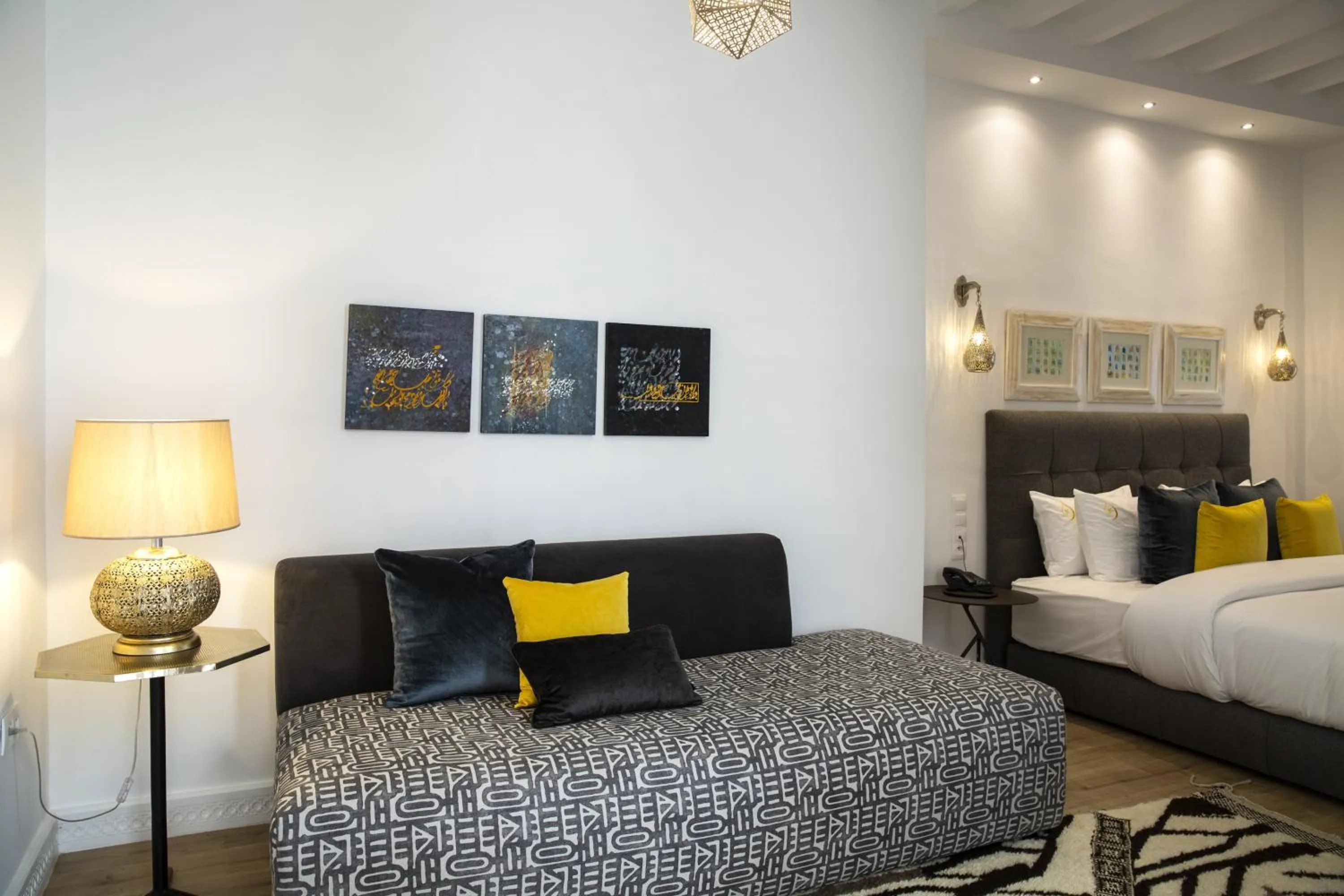 Decorative detail, Bed in Suite Azur Hotel