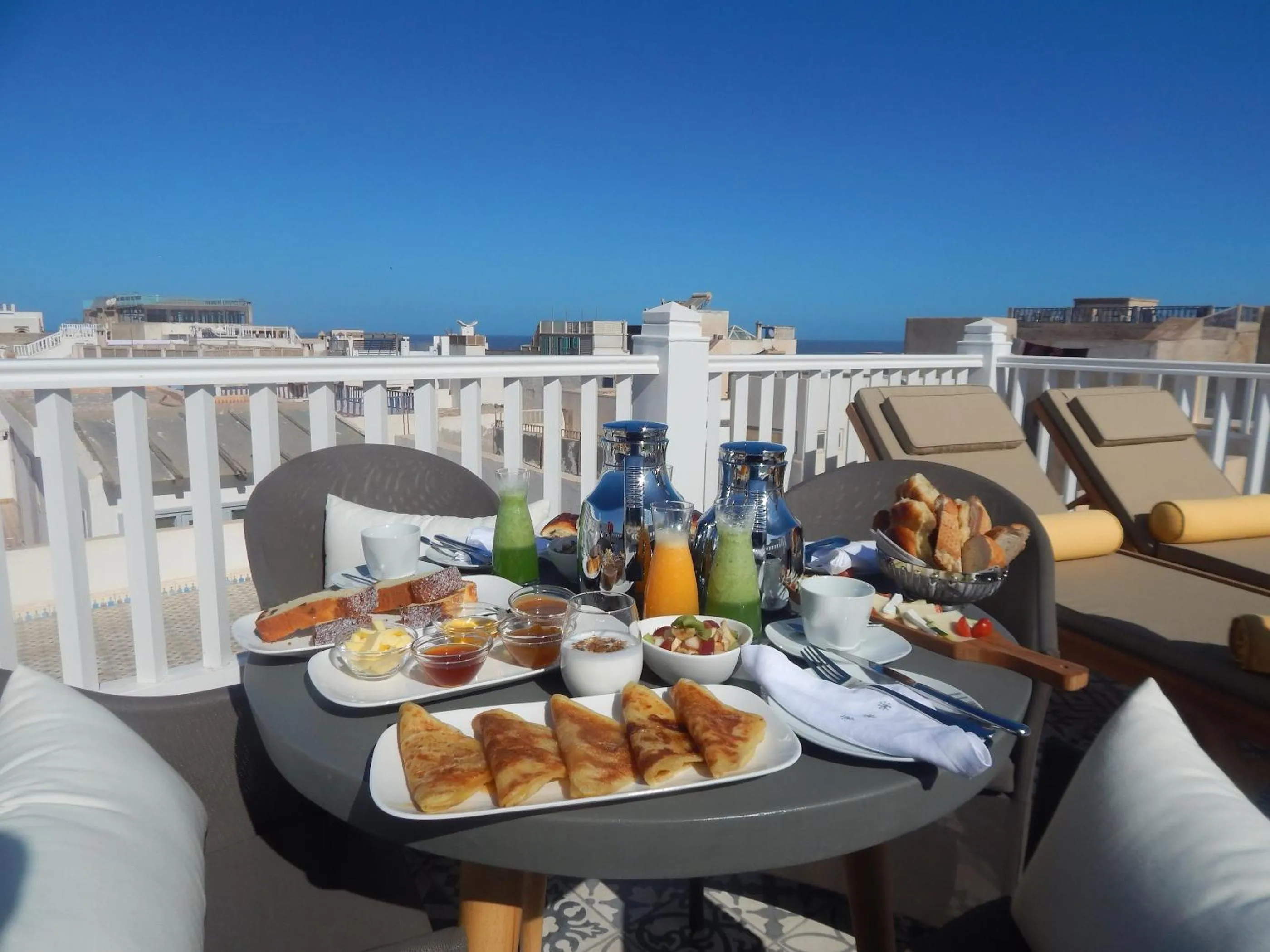 Breakfast in Suite Azur Hotel