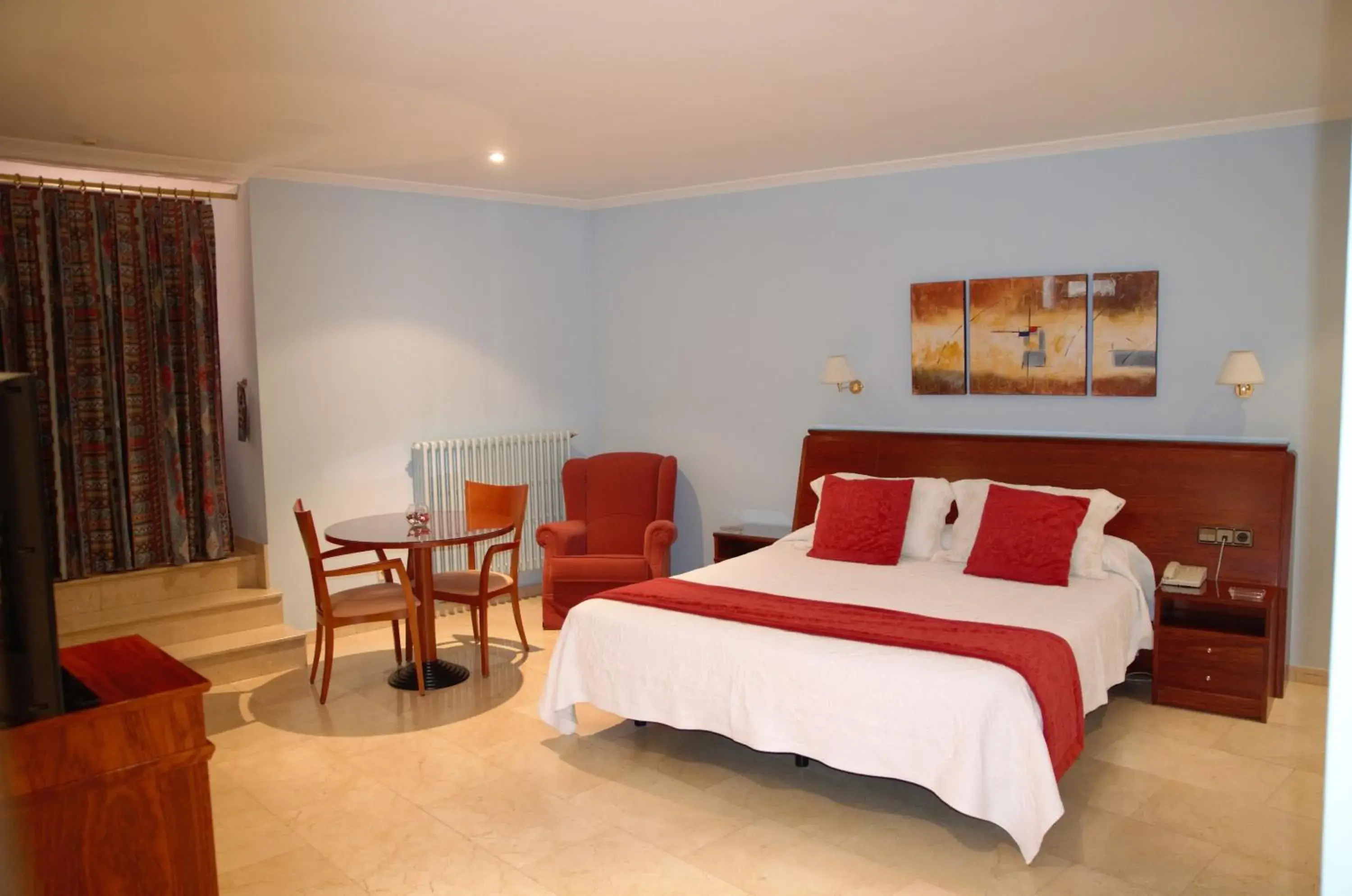 Superior Queen Room in Hotel Suís Superior Queen Room in Hotel Suís