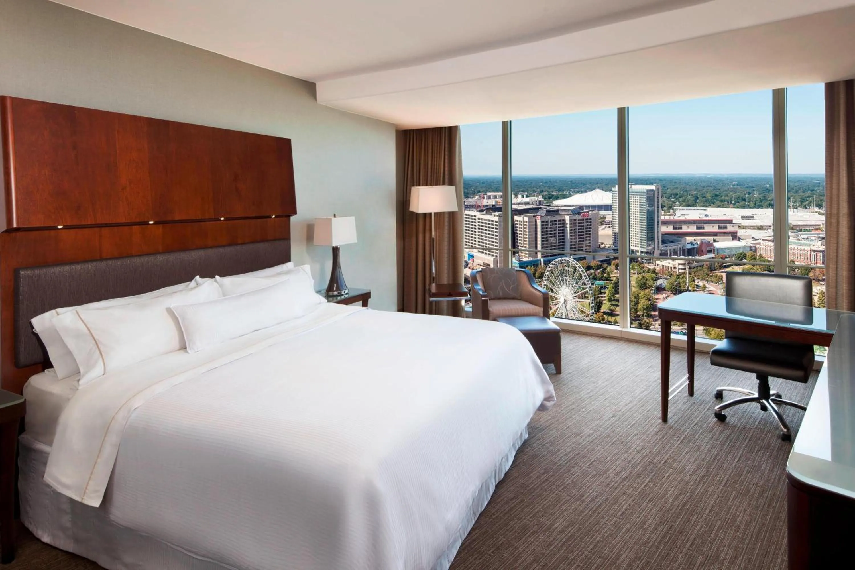 Photo of the whole room, Bed in The Westin Peachtree Plaza, Atlanta