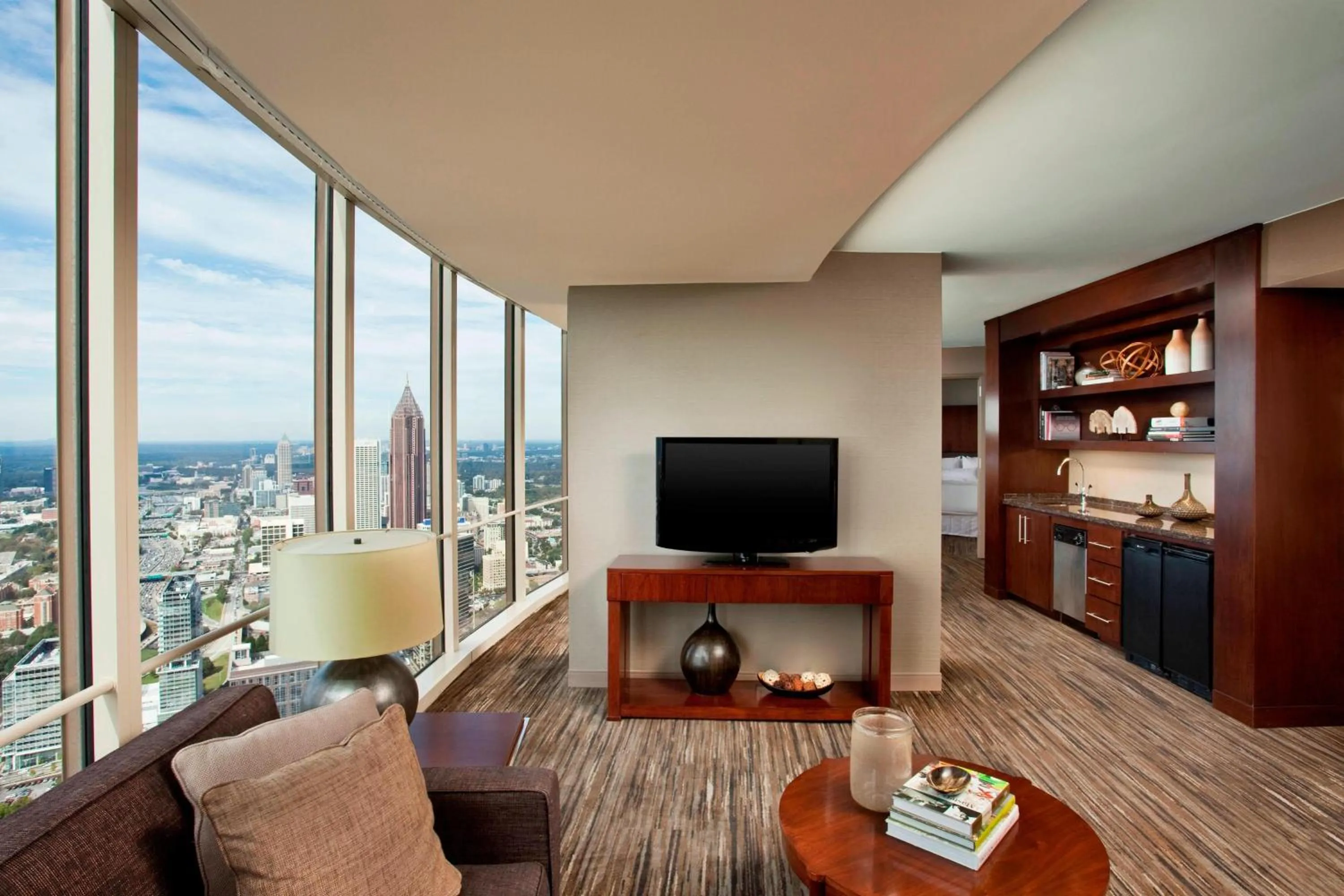 Living room in The Westin Peachtree Plaza, Atlanta