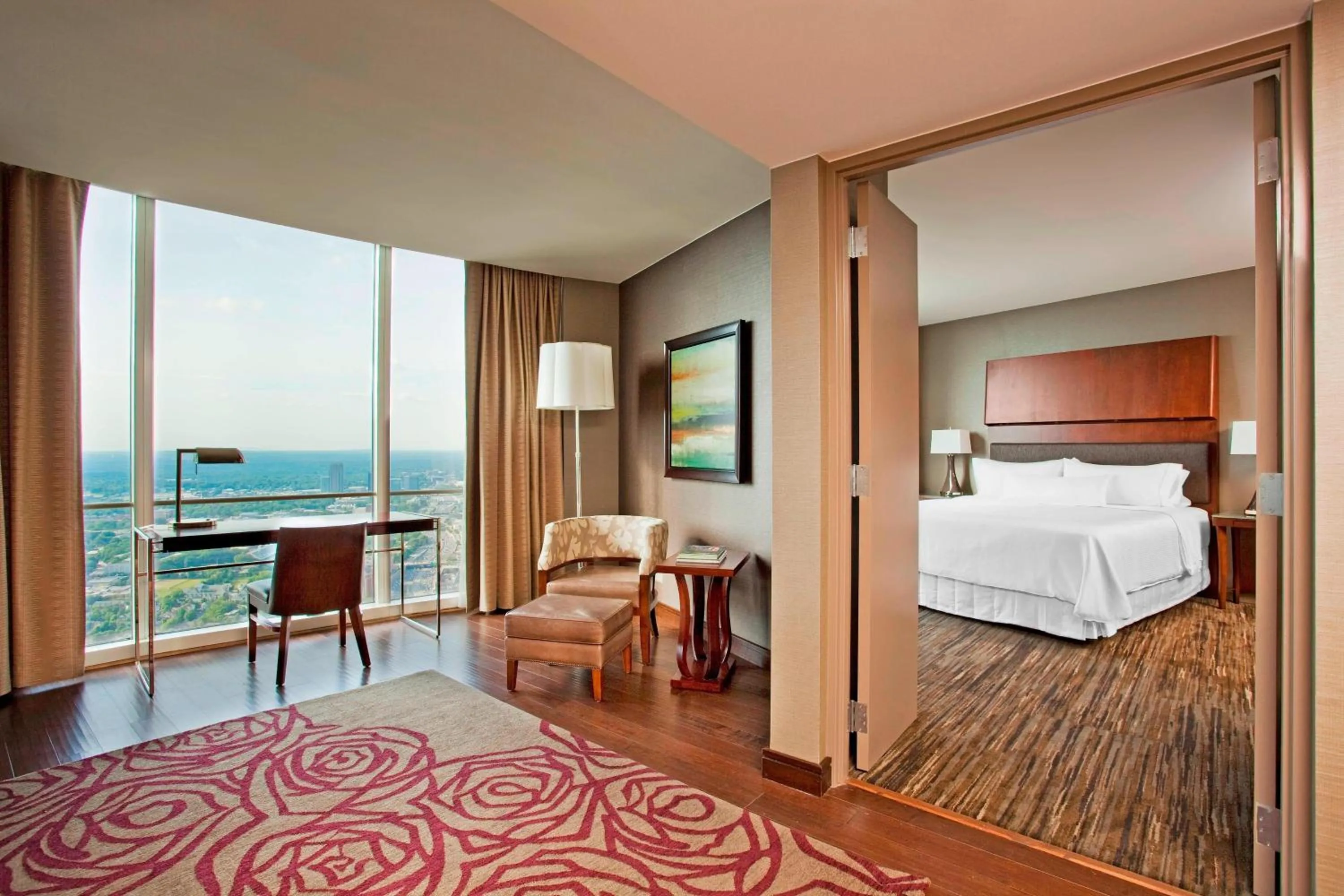 Bedroom, Bed in The Westin Peachtree Plaza, Atlanta