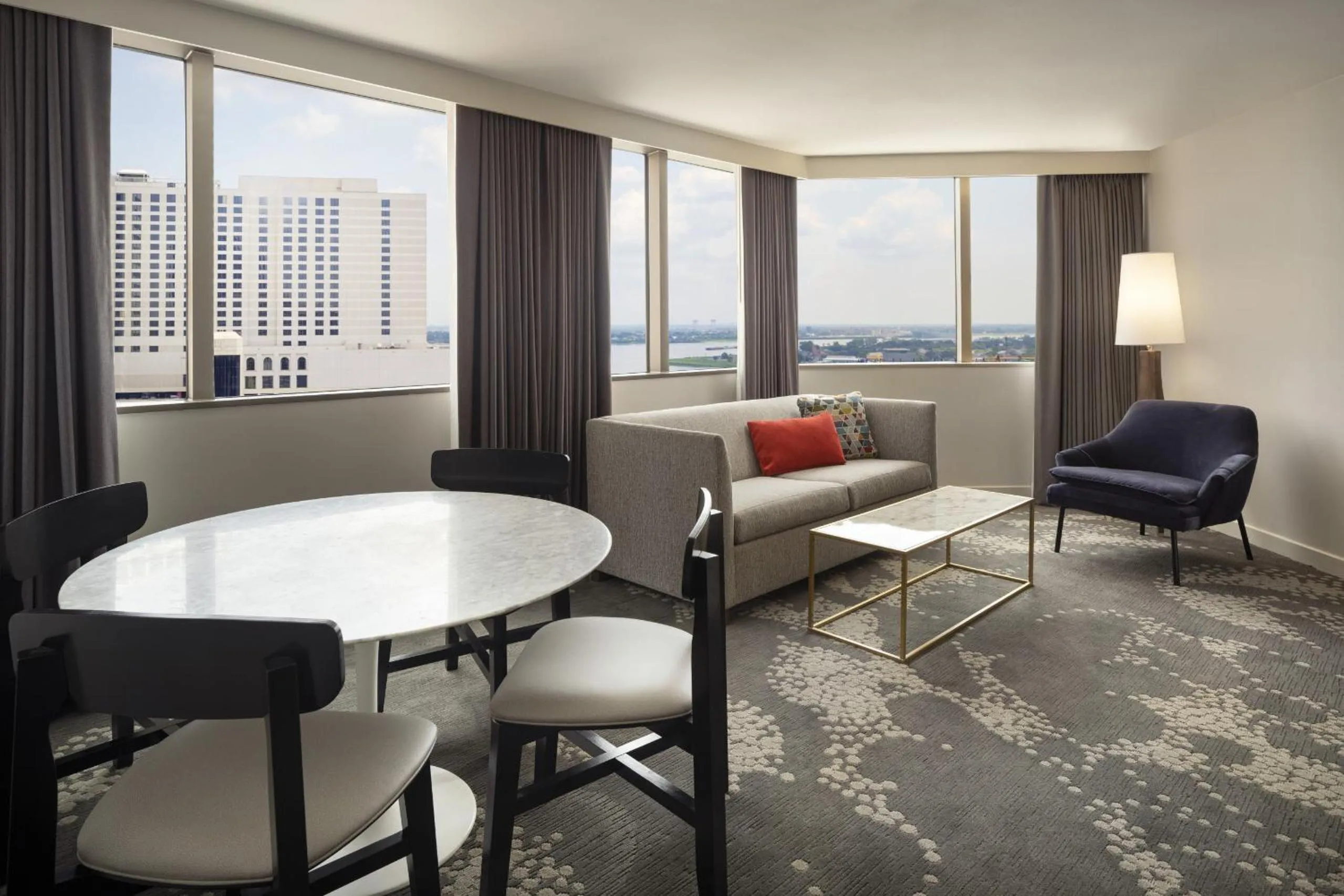 Living room in Le Meridien New Orleans