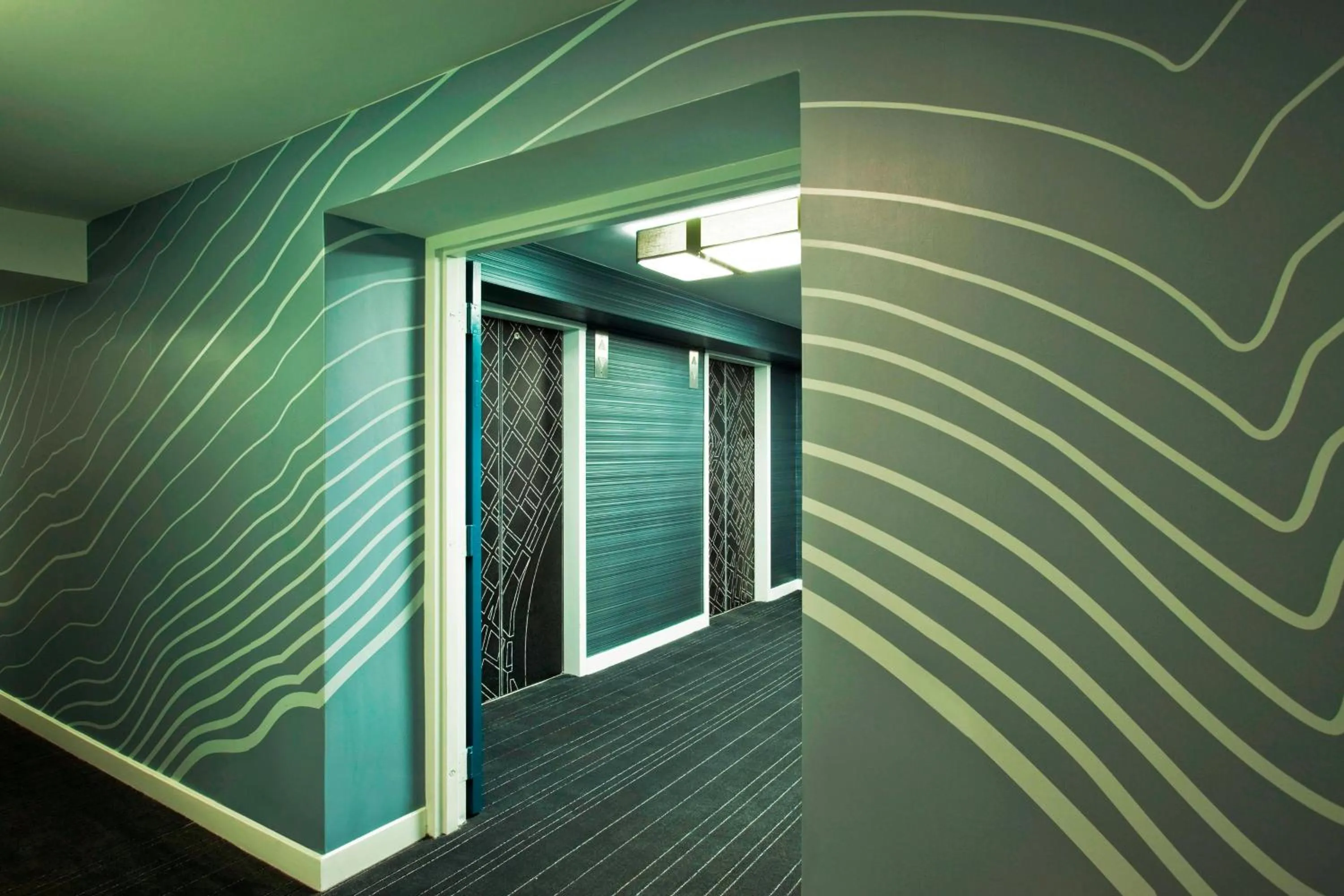 Photo of the whole room in Le Meridien New Orleans