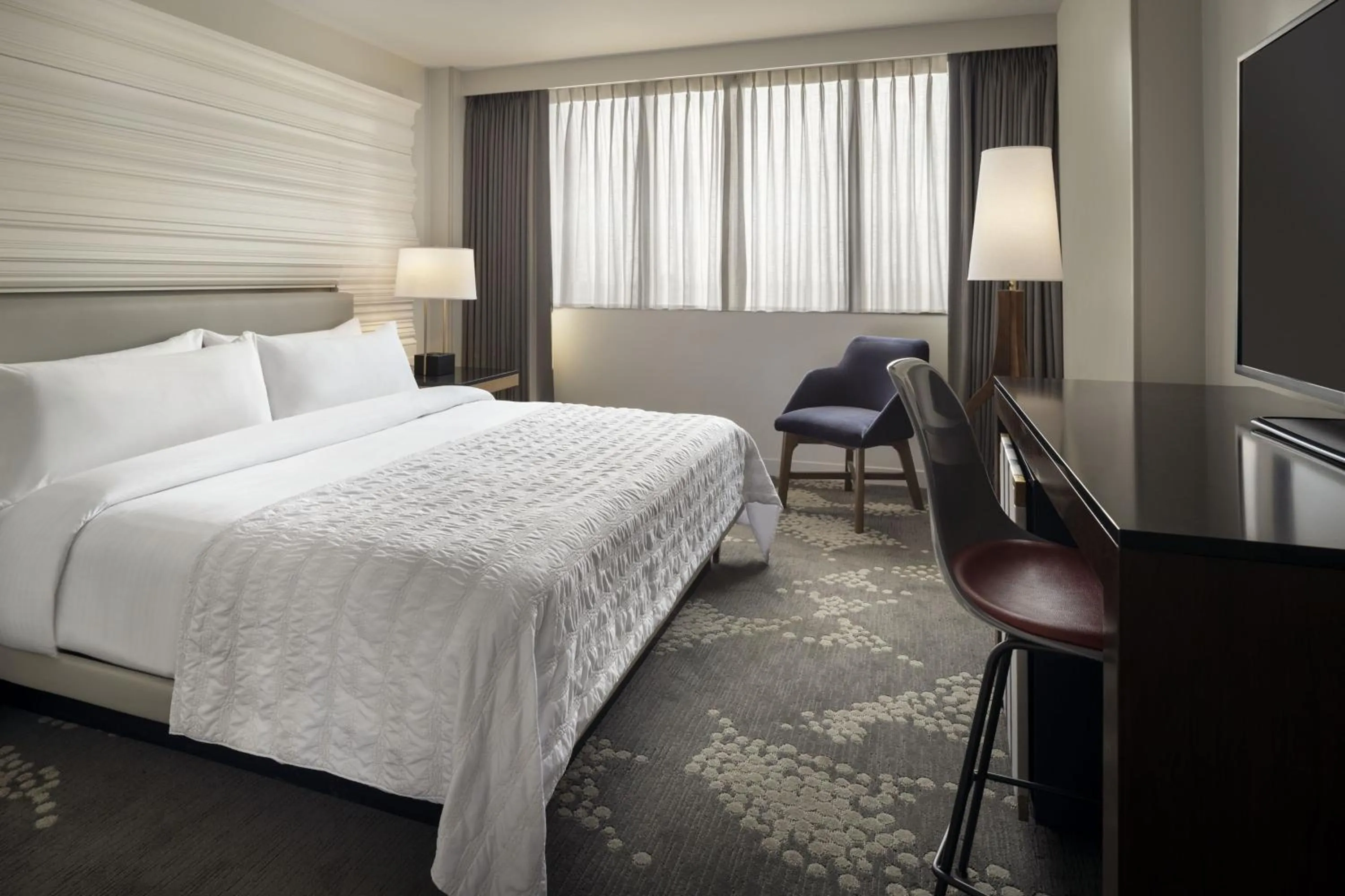 Photo of the whole room, Bed in Le Meridien New Orleans