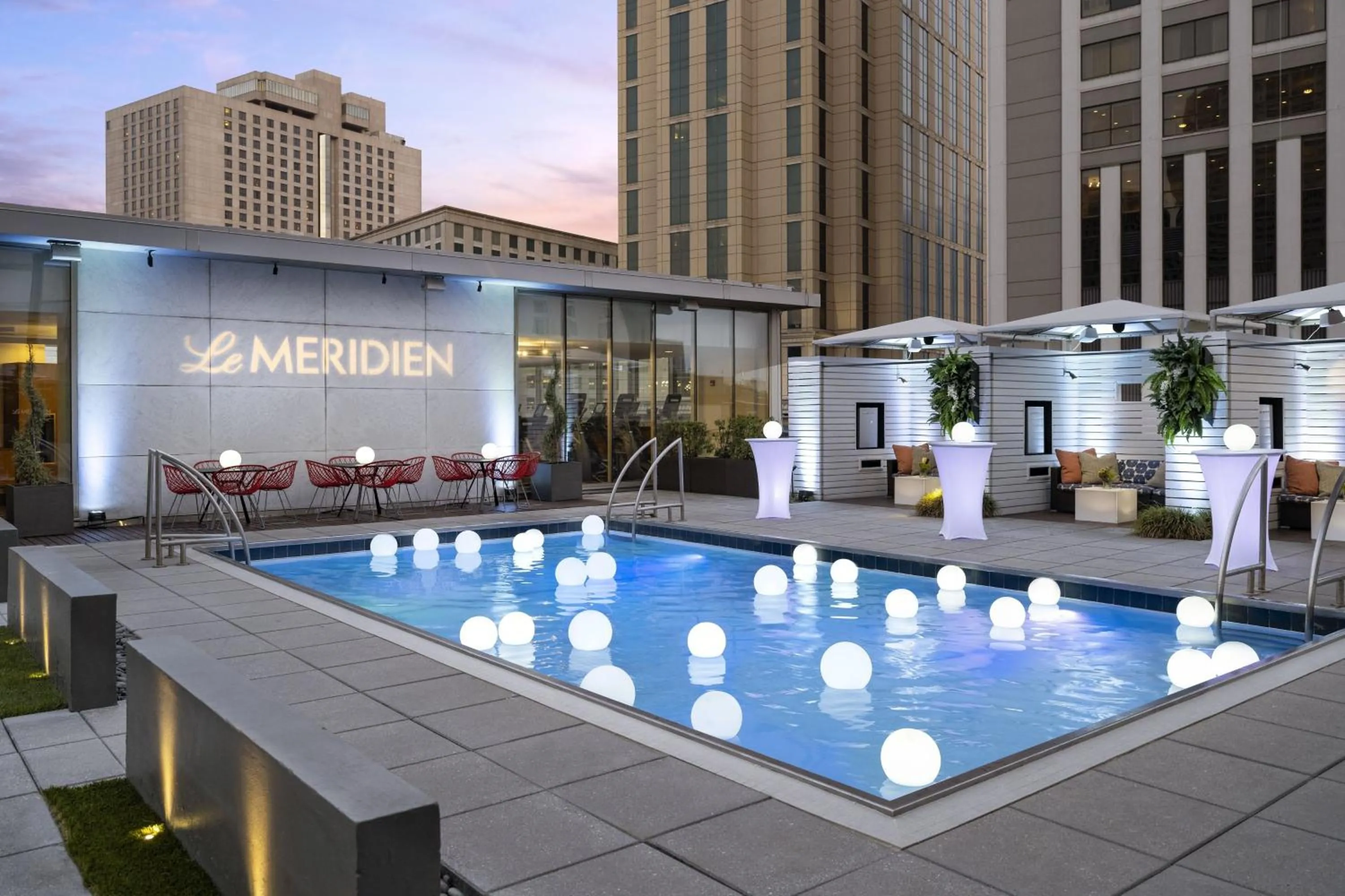 Swimming pool in Le Meridien New Orleans